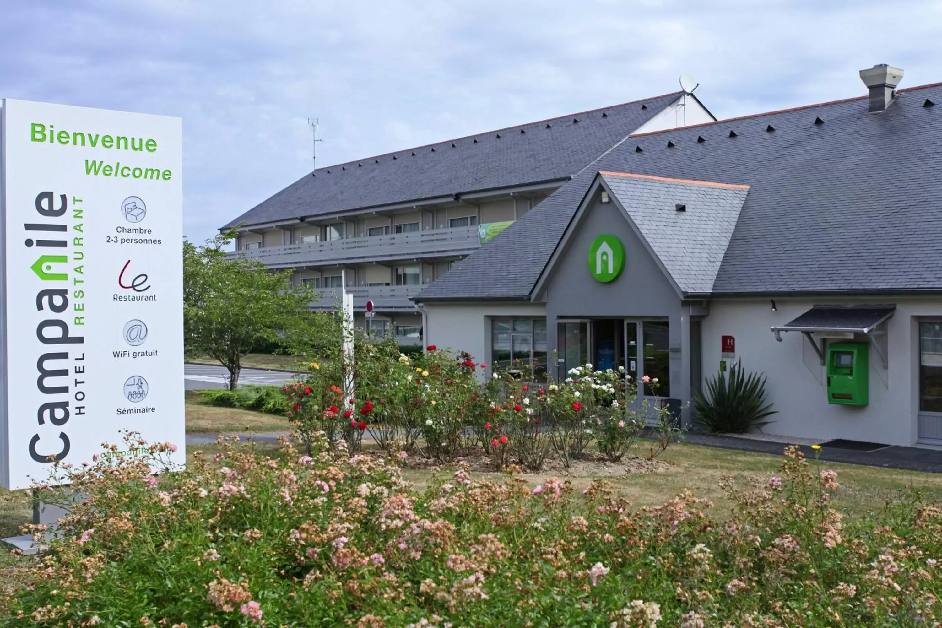 Facade/entrance, Property Building in Campanile Angers Ouest - Beaucouzé