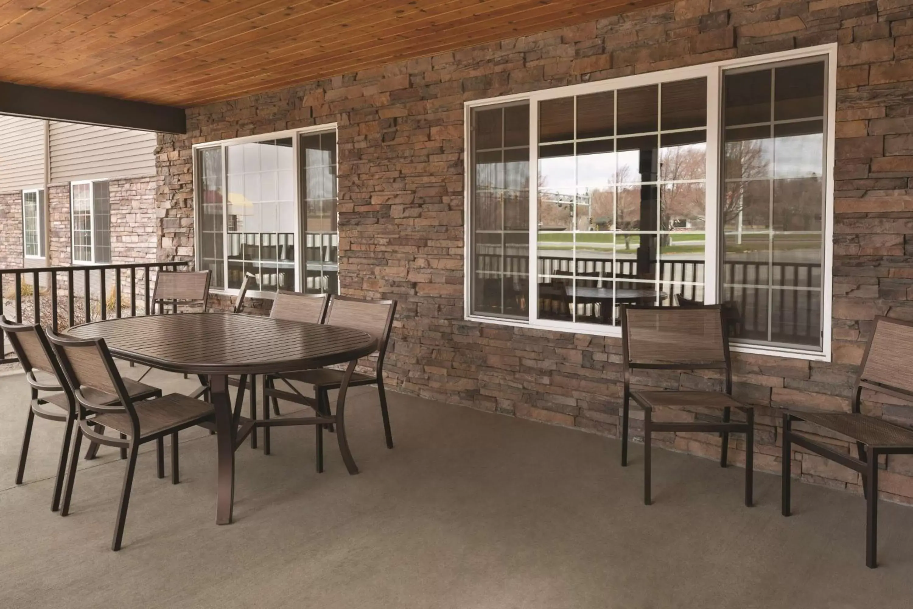 Patio in Country Inn & Suites by Radisson, Billings, MT