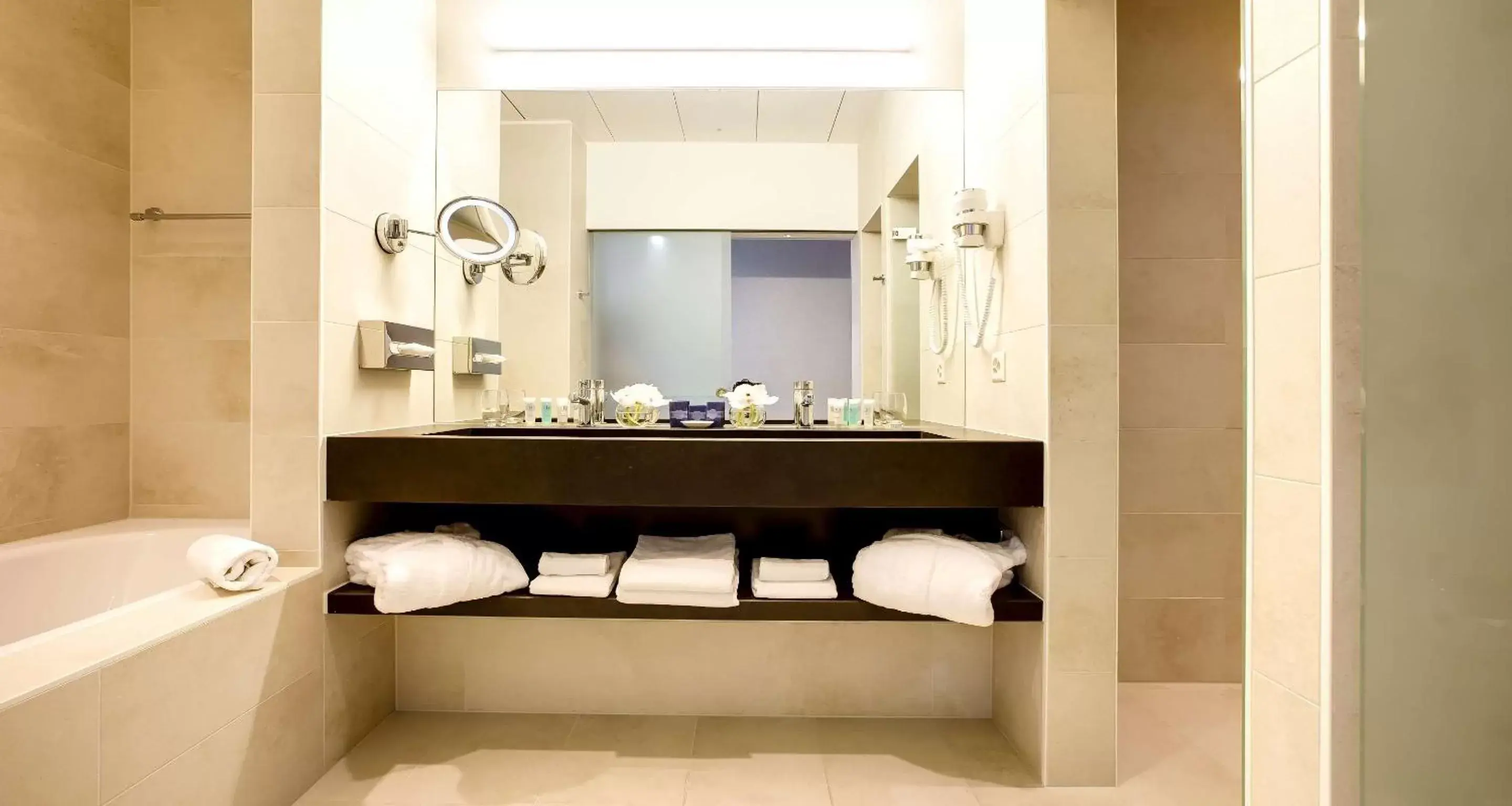 Bathroom in Best Western Premier Hotel Beaulac