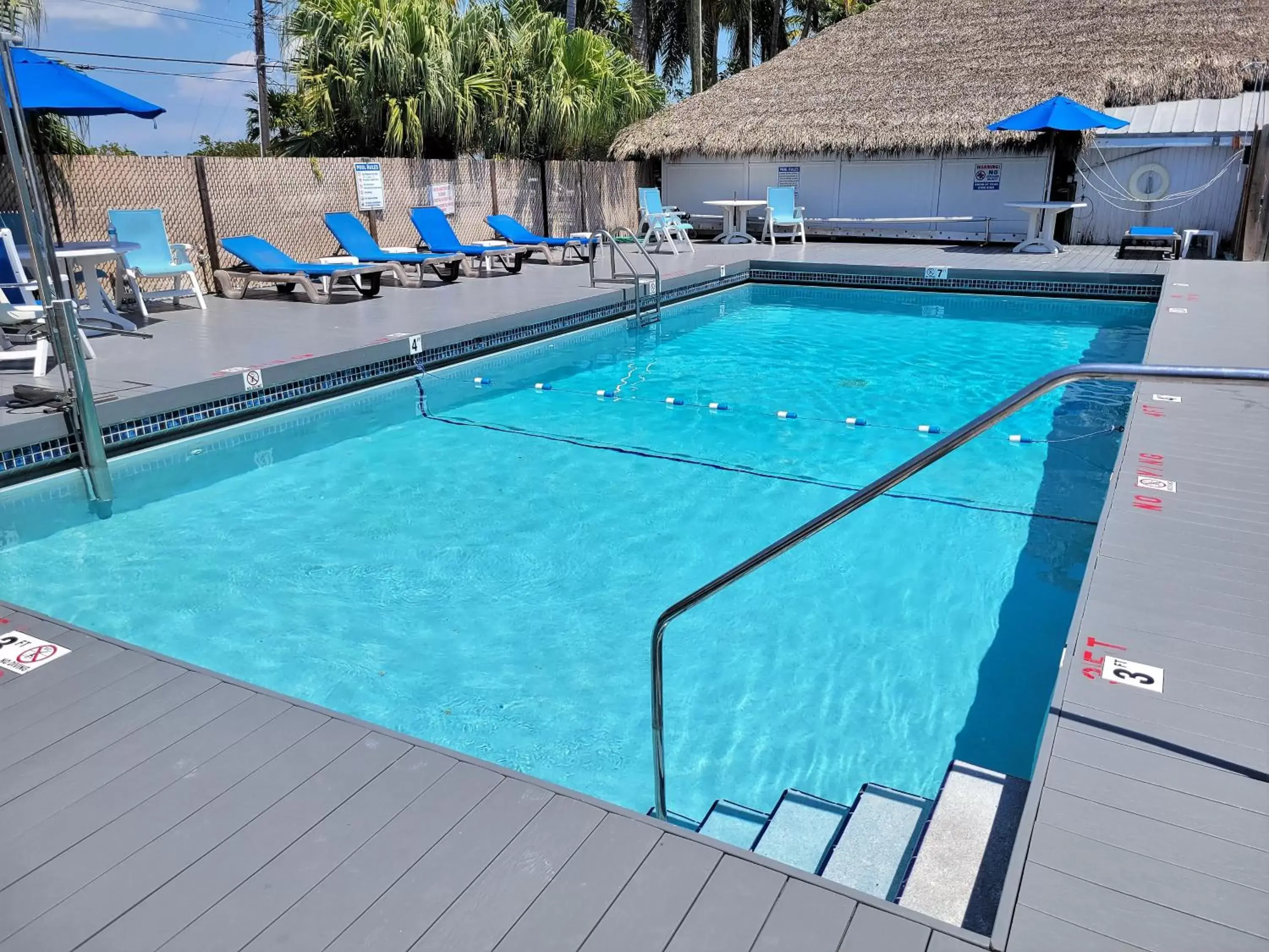 Swimming Pool in Looe Key Reef Resort and Dive Center