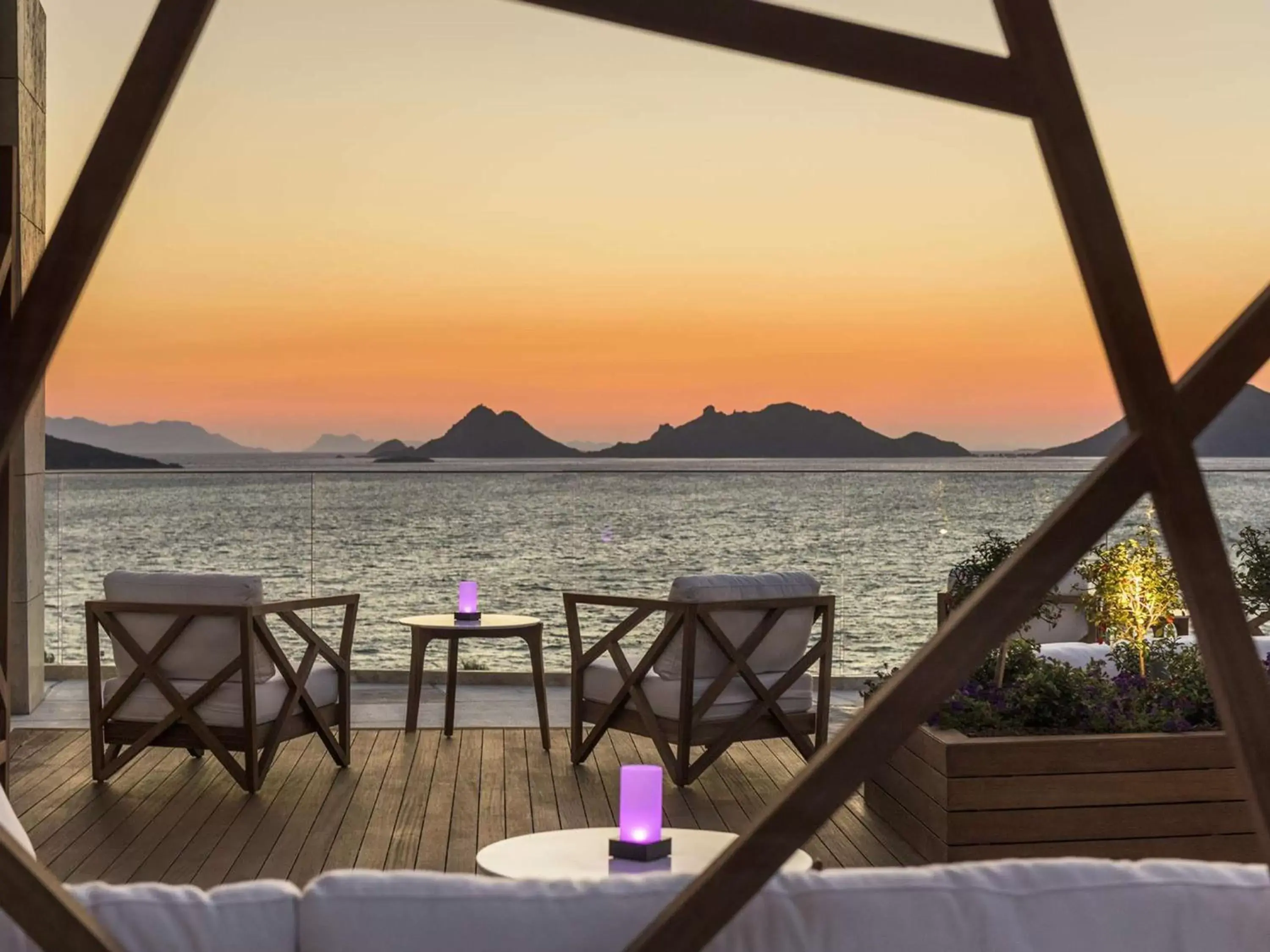 Lounge or bar in Swissôtel Resort Bodrum Beach