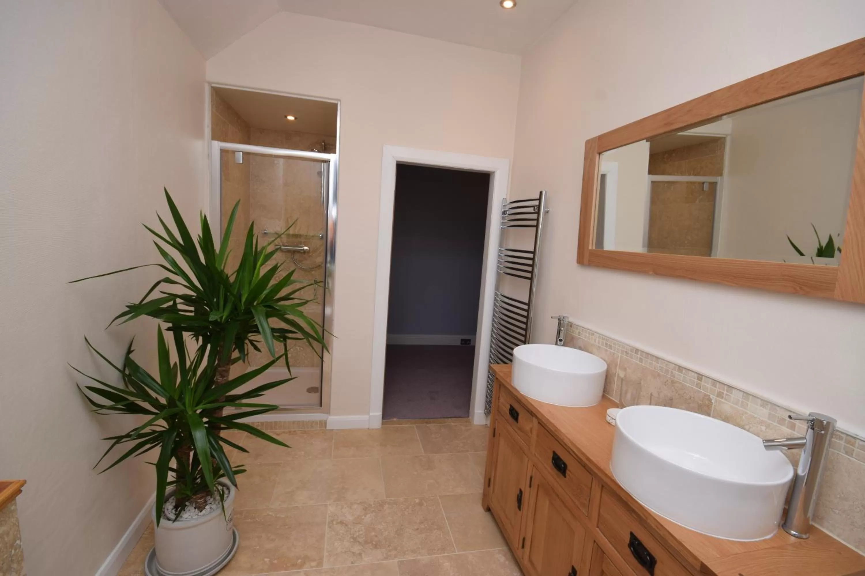 Shower in Croft Na Coille