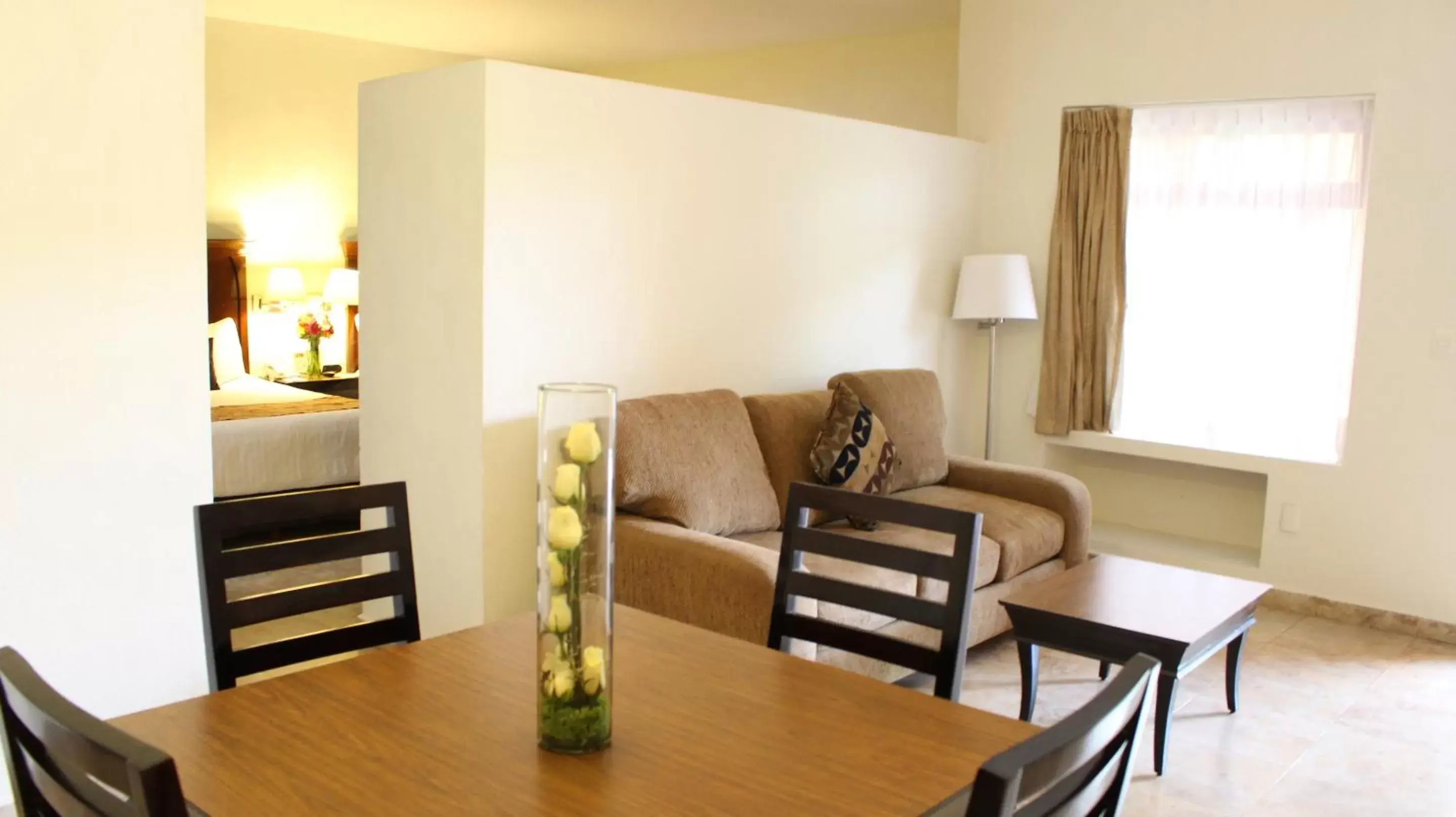 Dining Area in Palmareca Inn-Suites-Studio