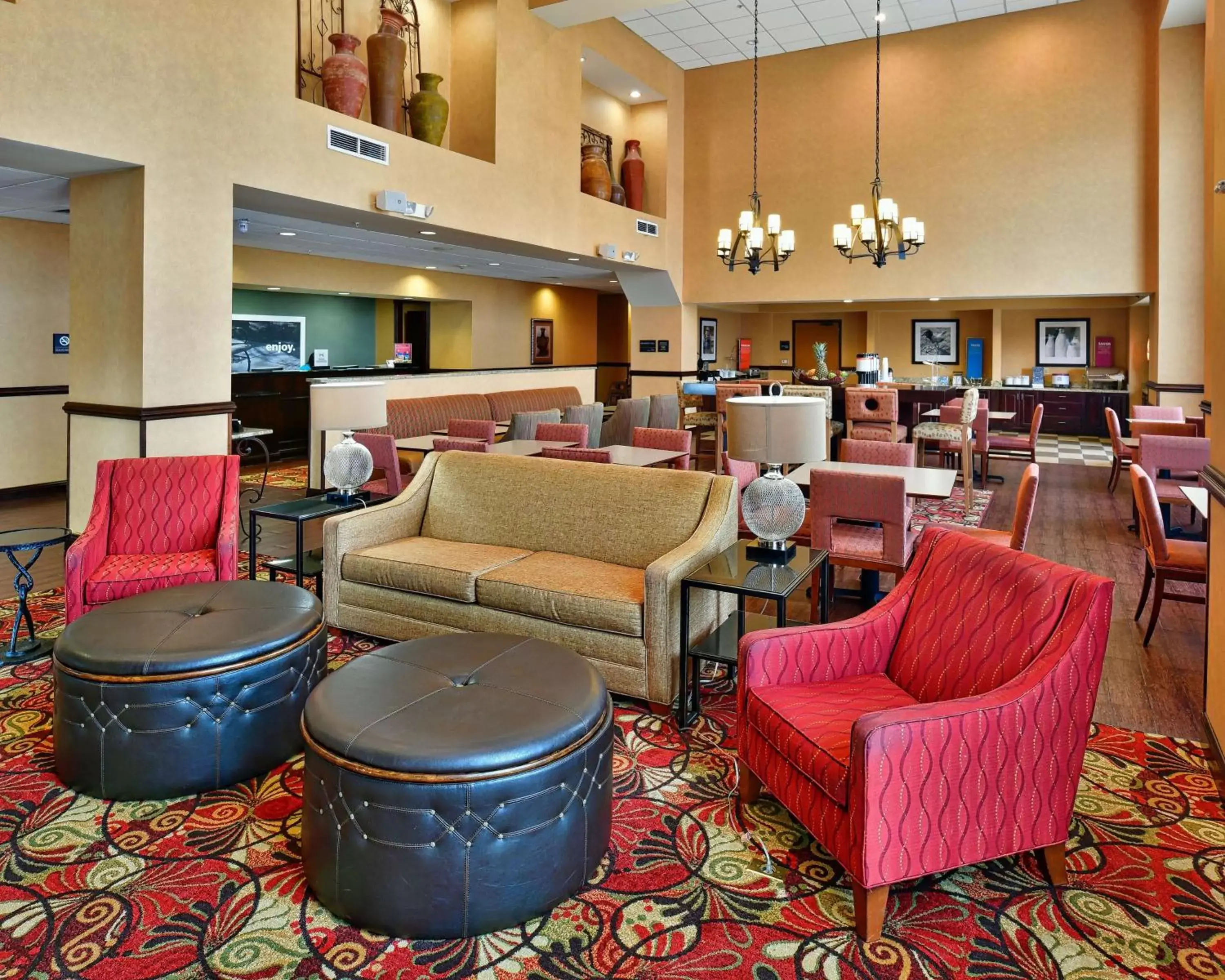 Lobby or reception, Lounge/Bar in Hampton Inn & Suites Fredericksburg