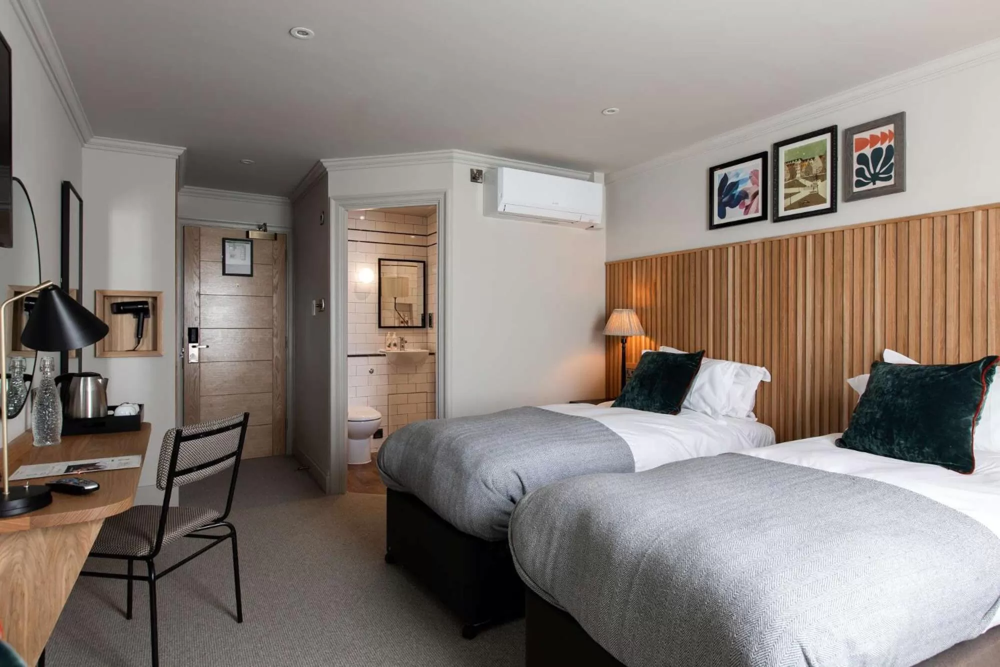 Bedroom, Bed in The Park Hotel