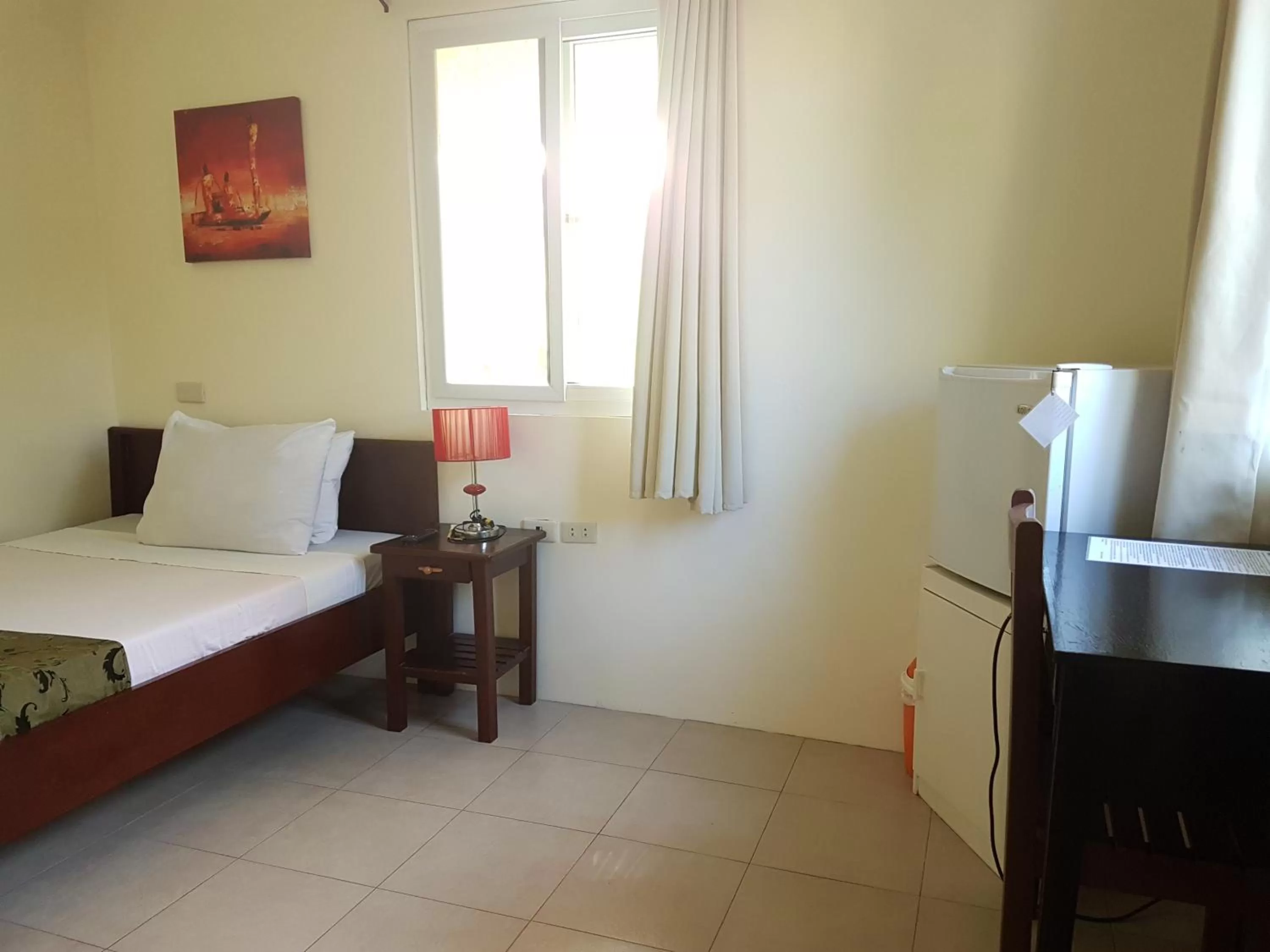 Bedroom, Bed in Blue Lagoon Inn & Suites