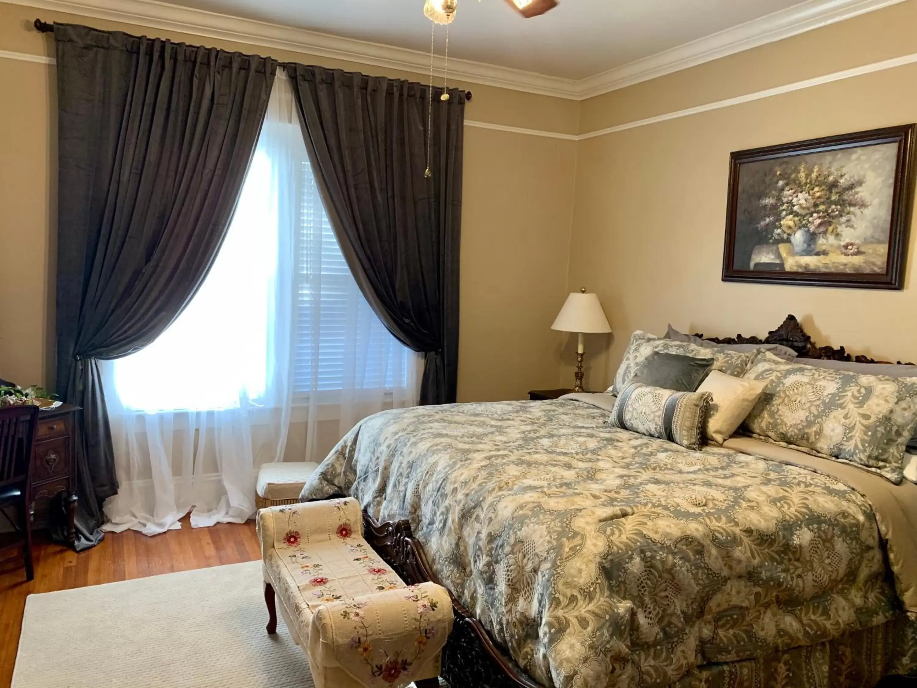 King Room in The Inn on Front Street King Room in The Inn on Front Street