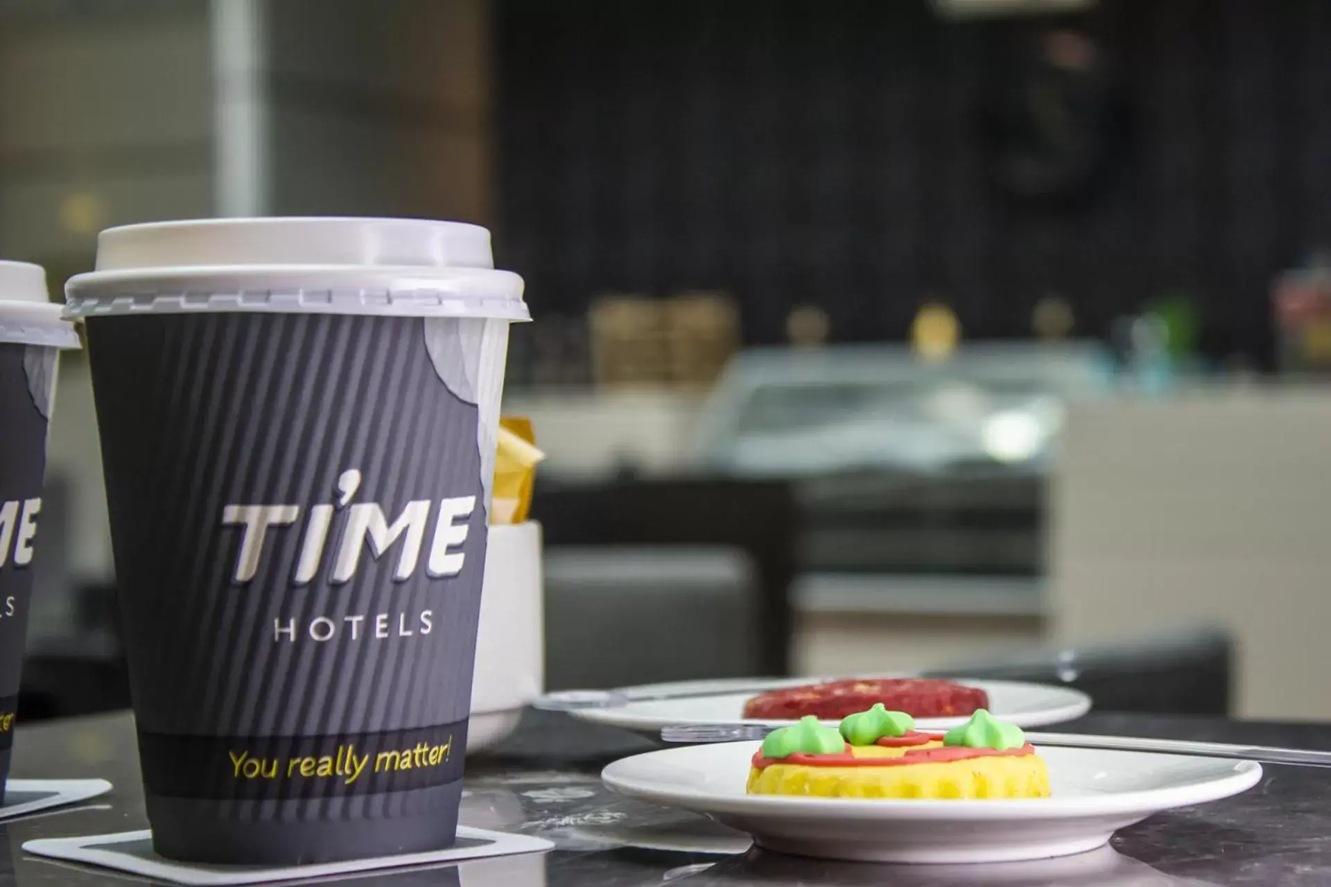 Food and drinks in TIME Grand Plaza Hotel, Dubai Airport