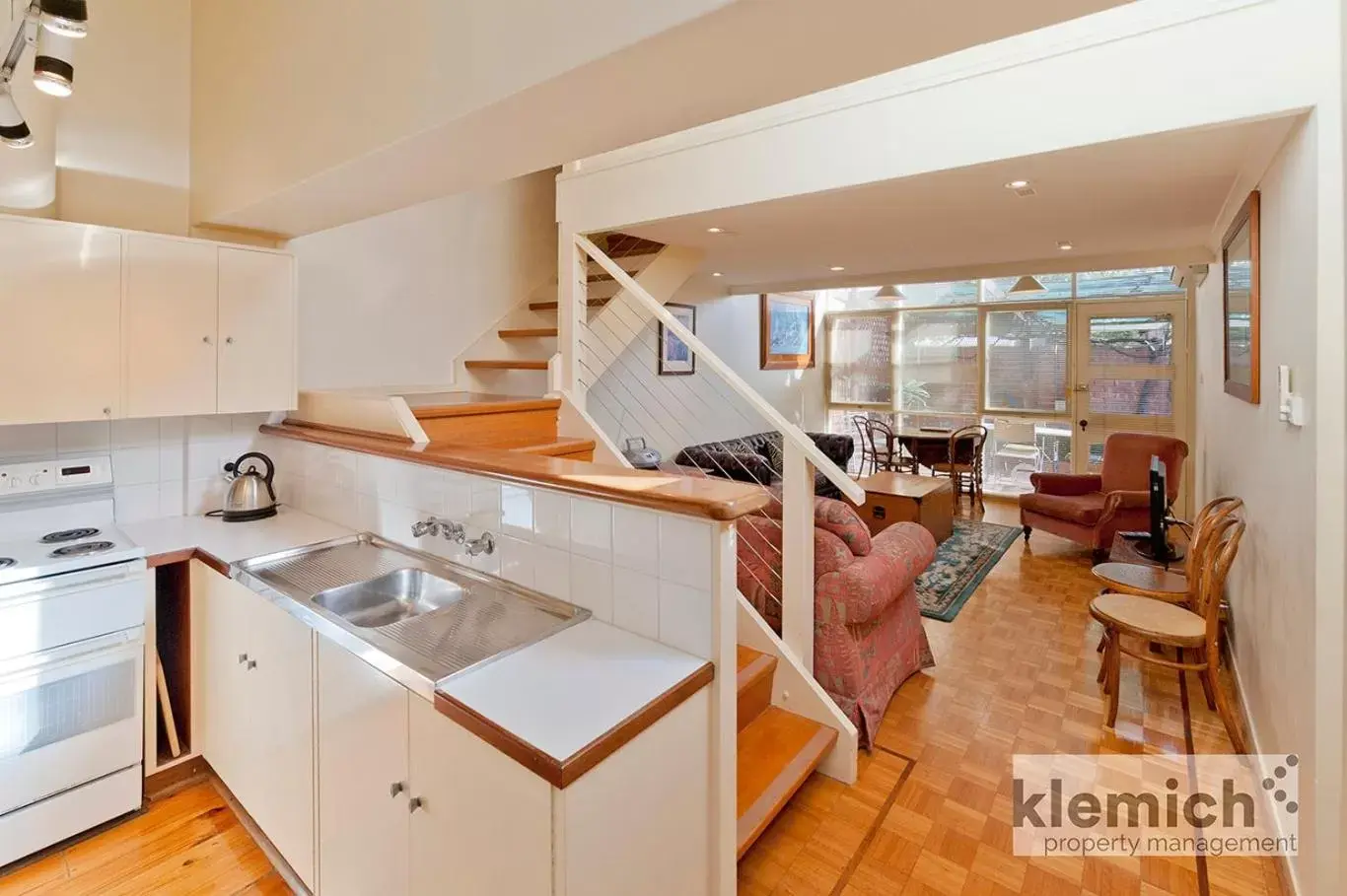 Dining area, Kitchen/Kitchenette in North Adelaide Heritage Cottages & Apartments