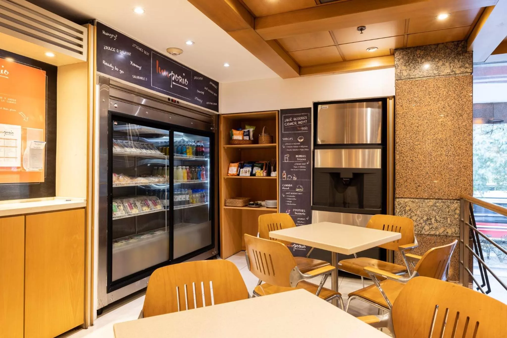 Restaurant/places to eat in Holiday Inn Express Puerto Madero by IHG