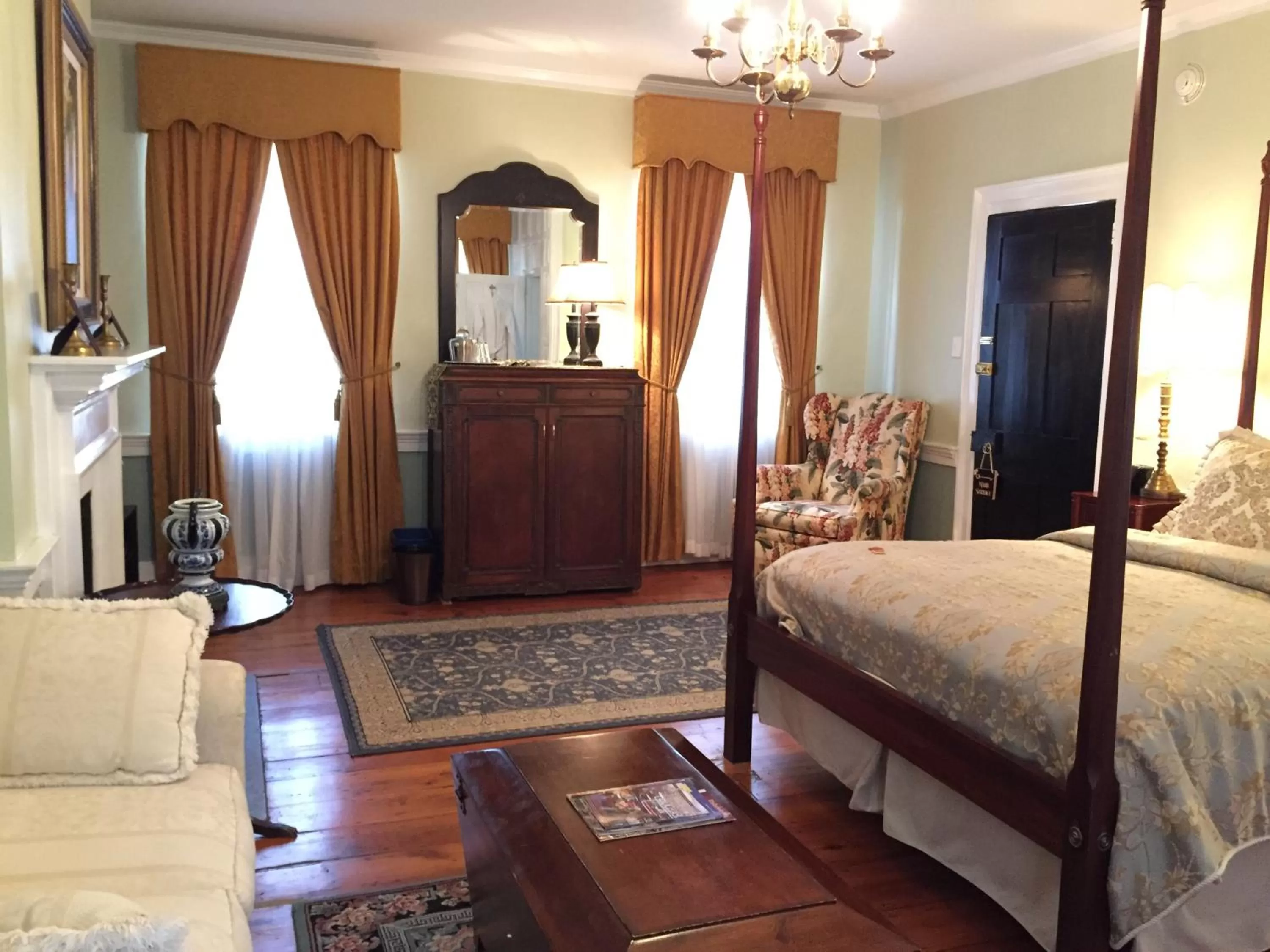 Bedroom, Bed in Morris House Hotel