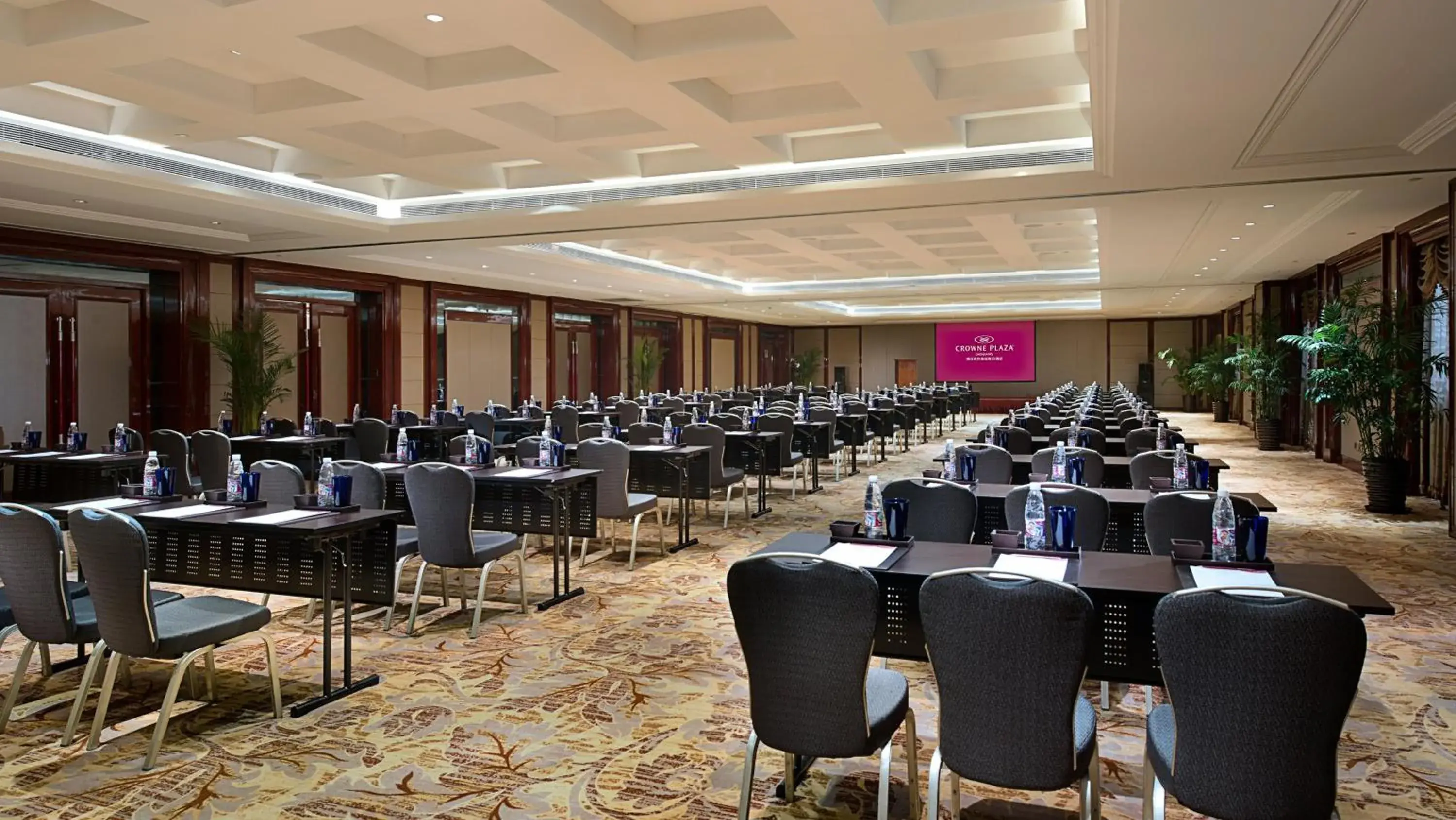 Meeting/conference room, Business Area/Conference Room in Crowne Plaza Zhenjiang, an IHG Hotel