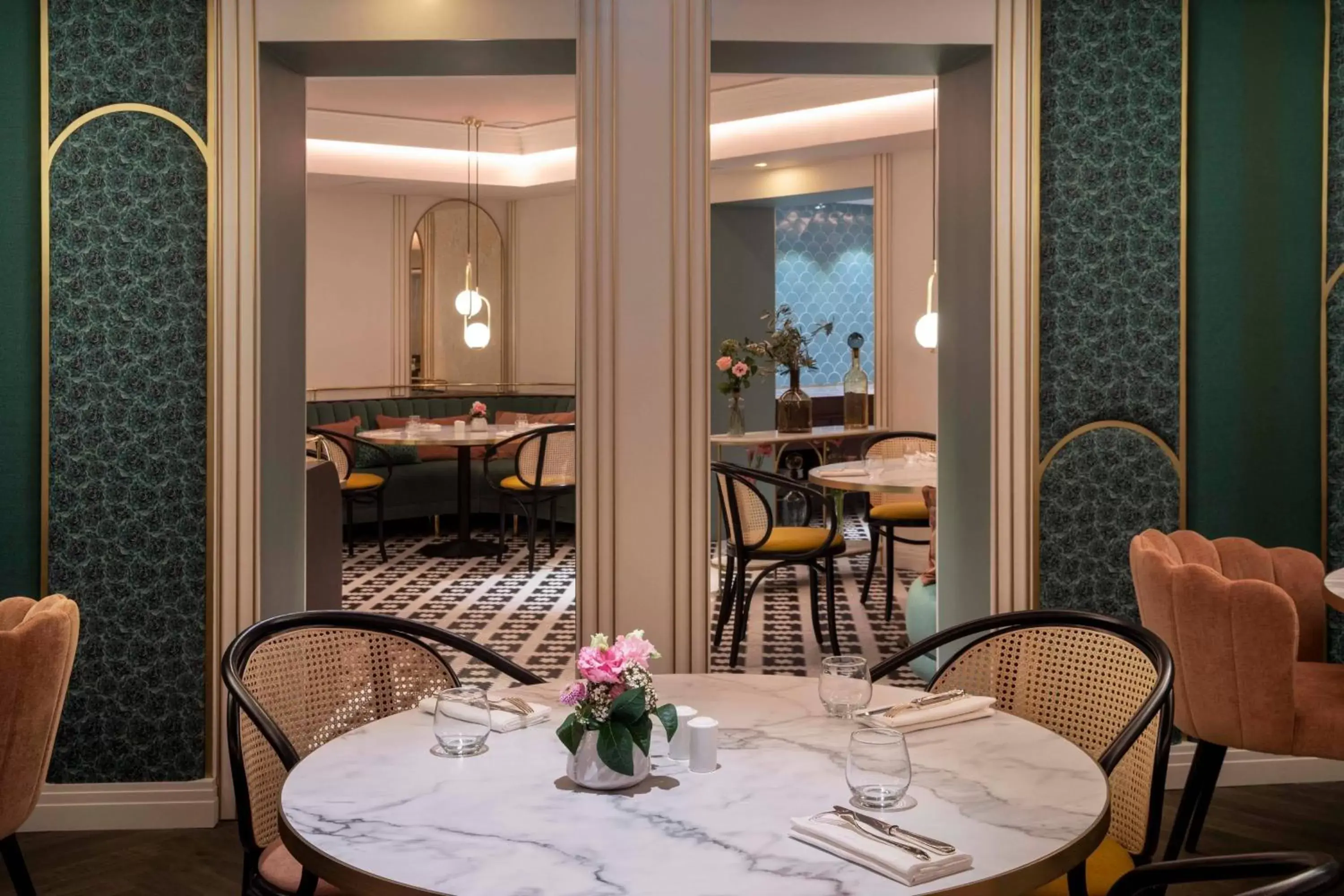 Breakfast, Restaurant/Places to Eat in Maison Rouge Strasbourg Hotel & Spa, Autograph Collection