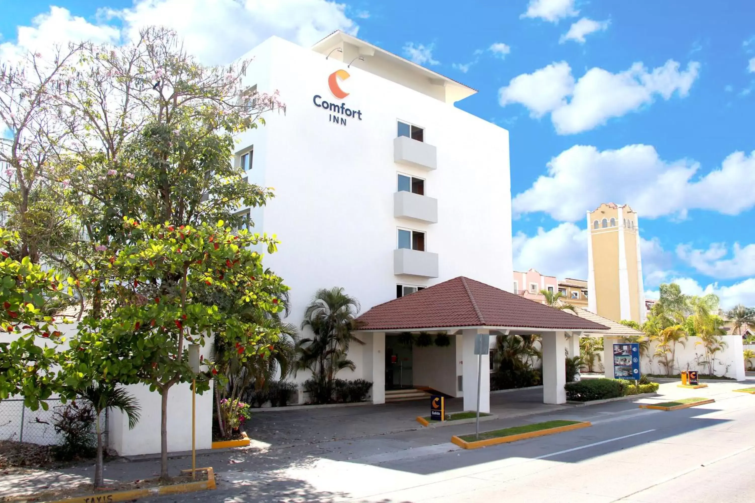 Property Building in Comfort Inn Puerto Vallarta