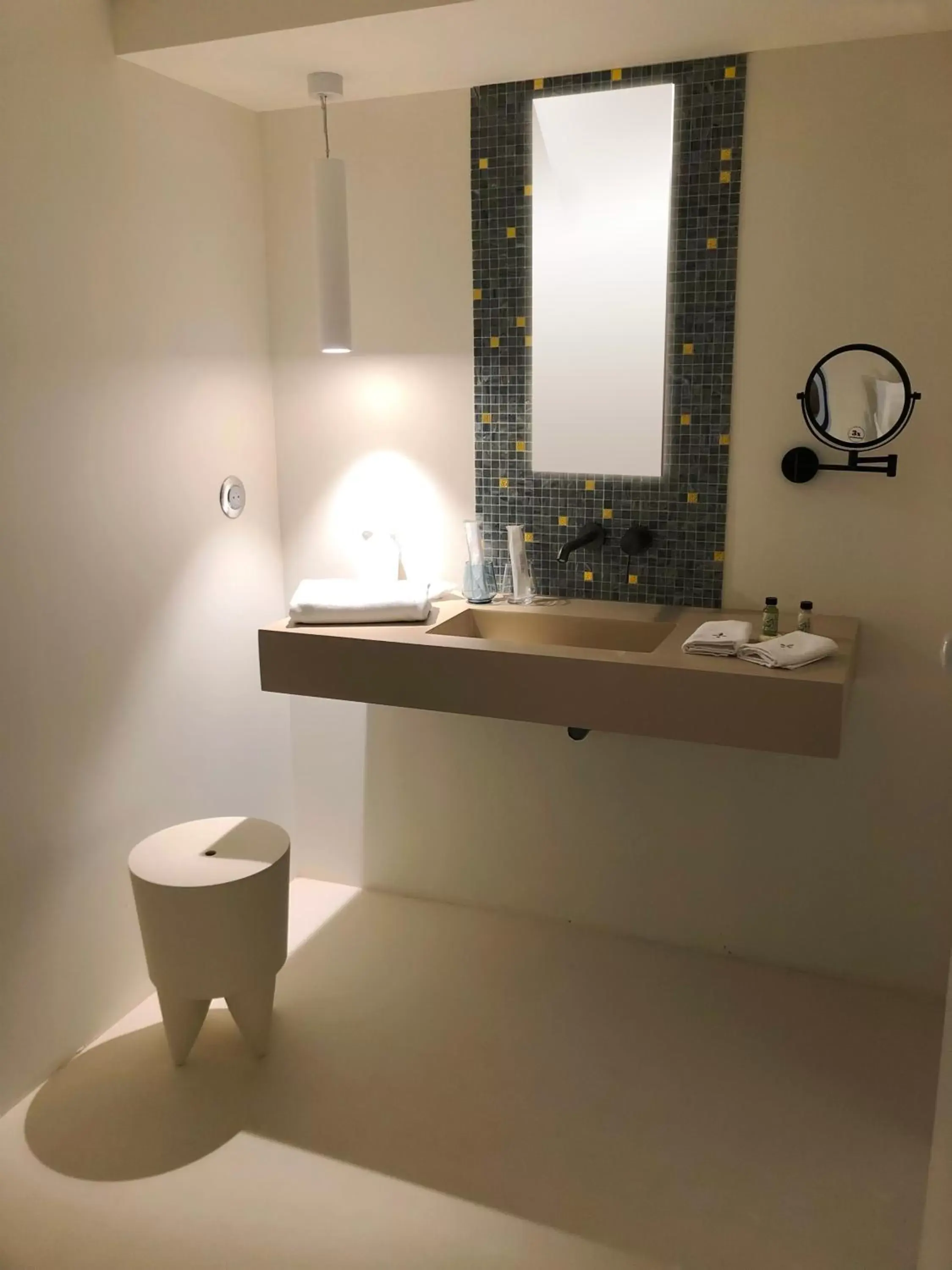 Bathroom in AUX DUCS DE SIENNE