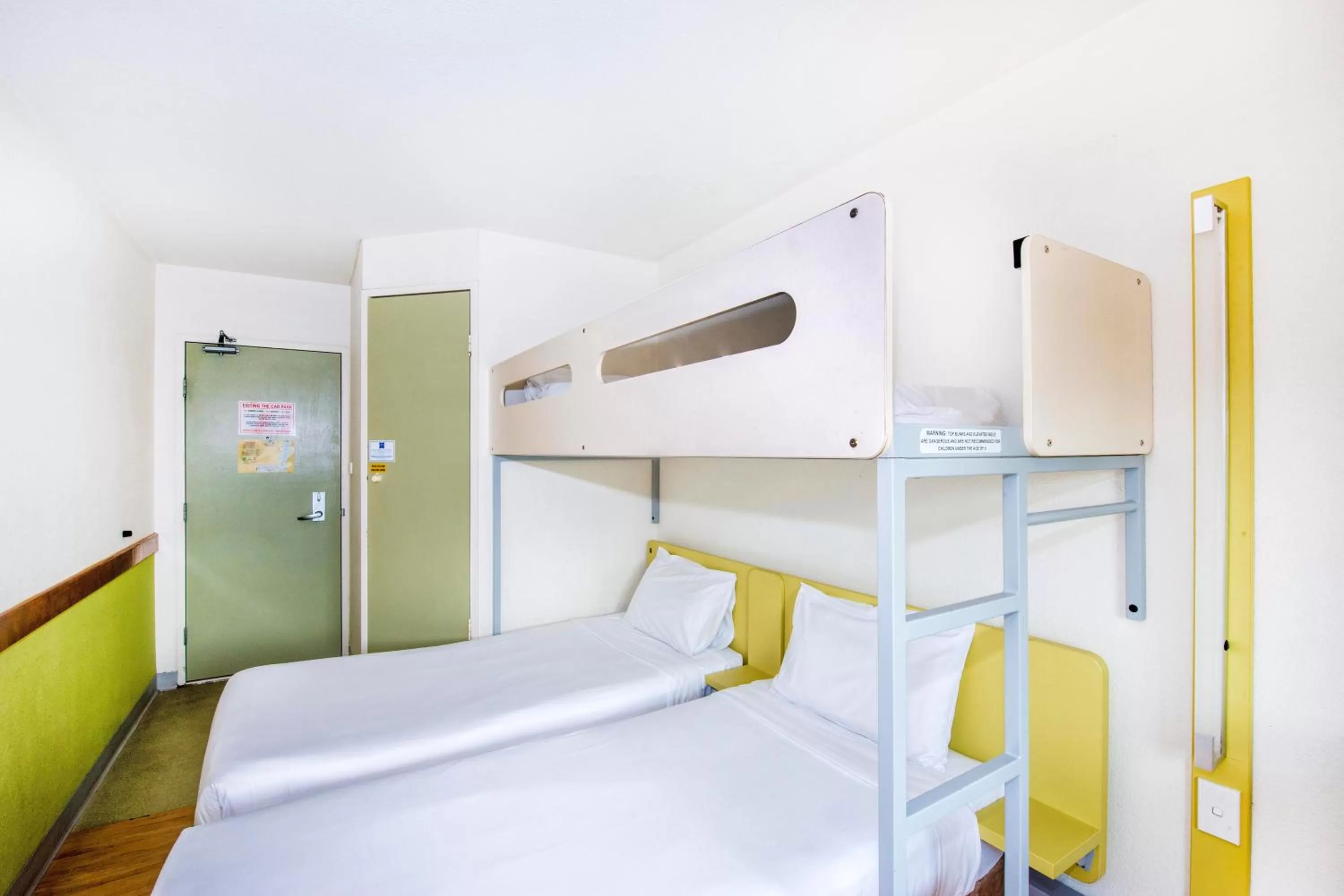 Bedroom, Bed in ibis Budget Wentworthville