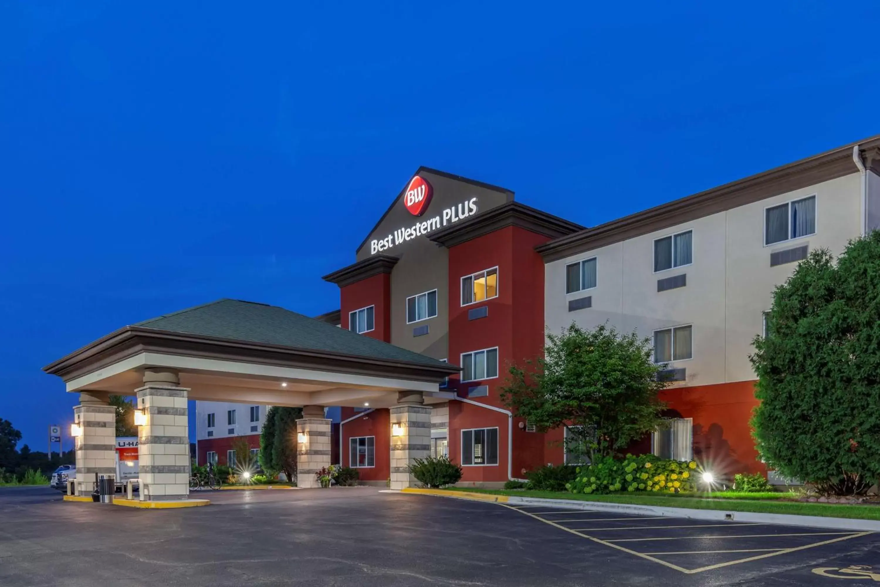 Property building in Best Western PLUS Sparta Trail Lodge Property building in Best Western PLUS Sparta Trail Lodge