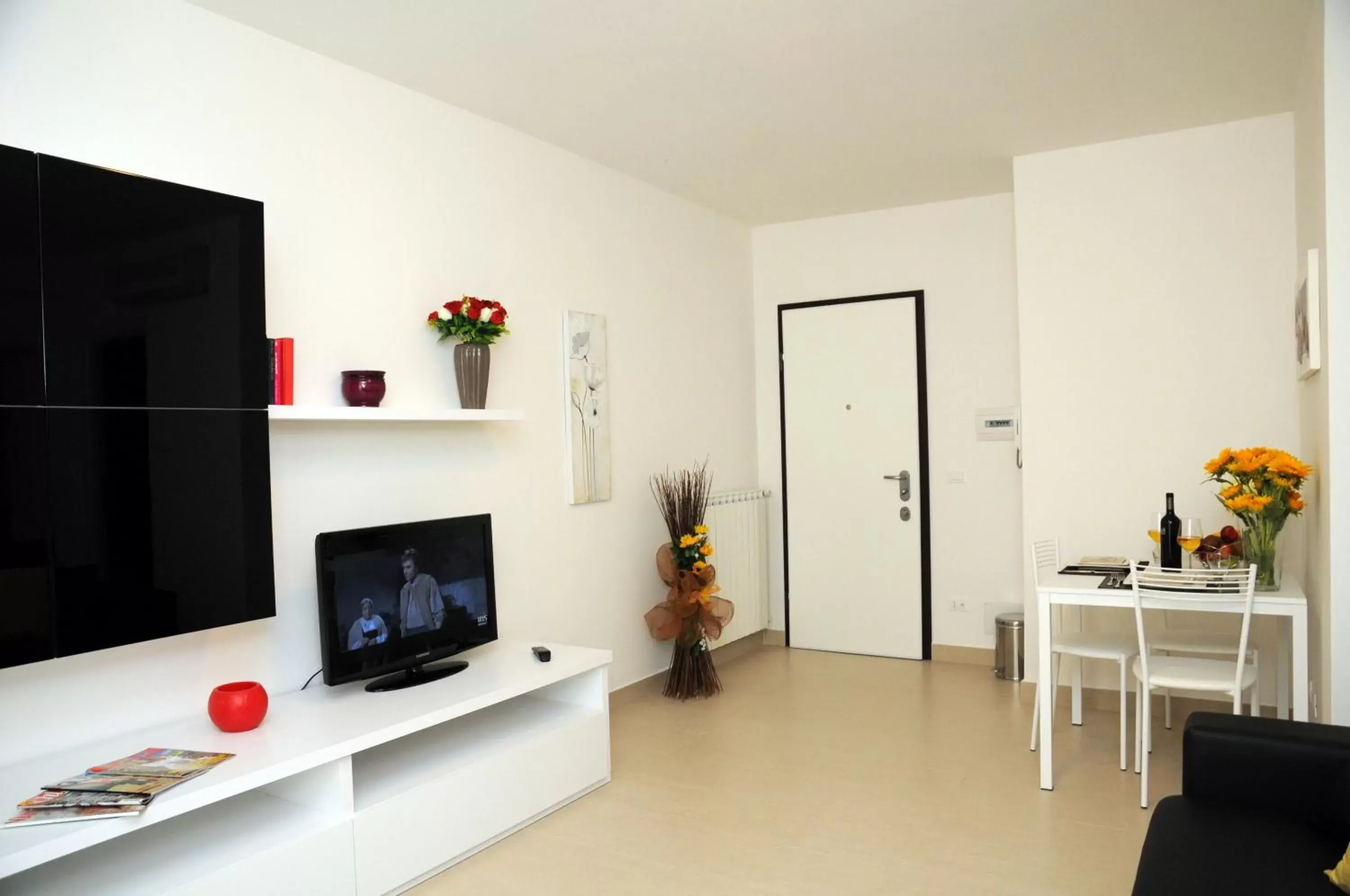 TV and multimedia, TV/Entertainment Center in Isa Residence Fiumicino Airport