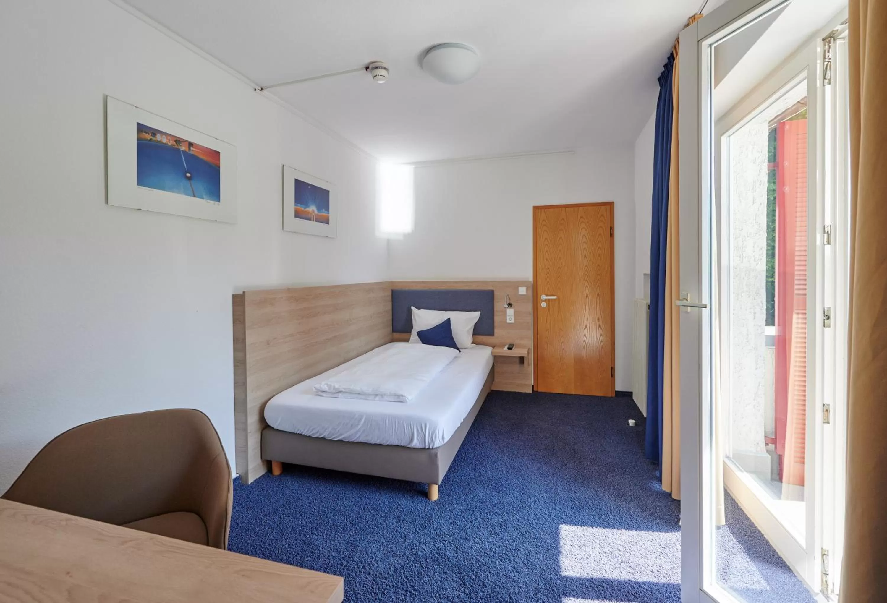 Photo of the whole room, Bed in Collegium Glashütten