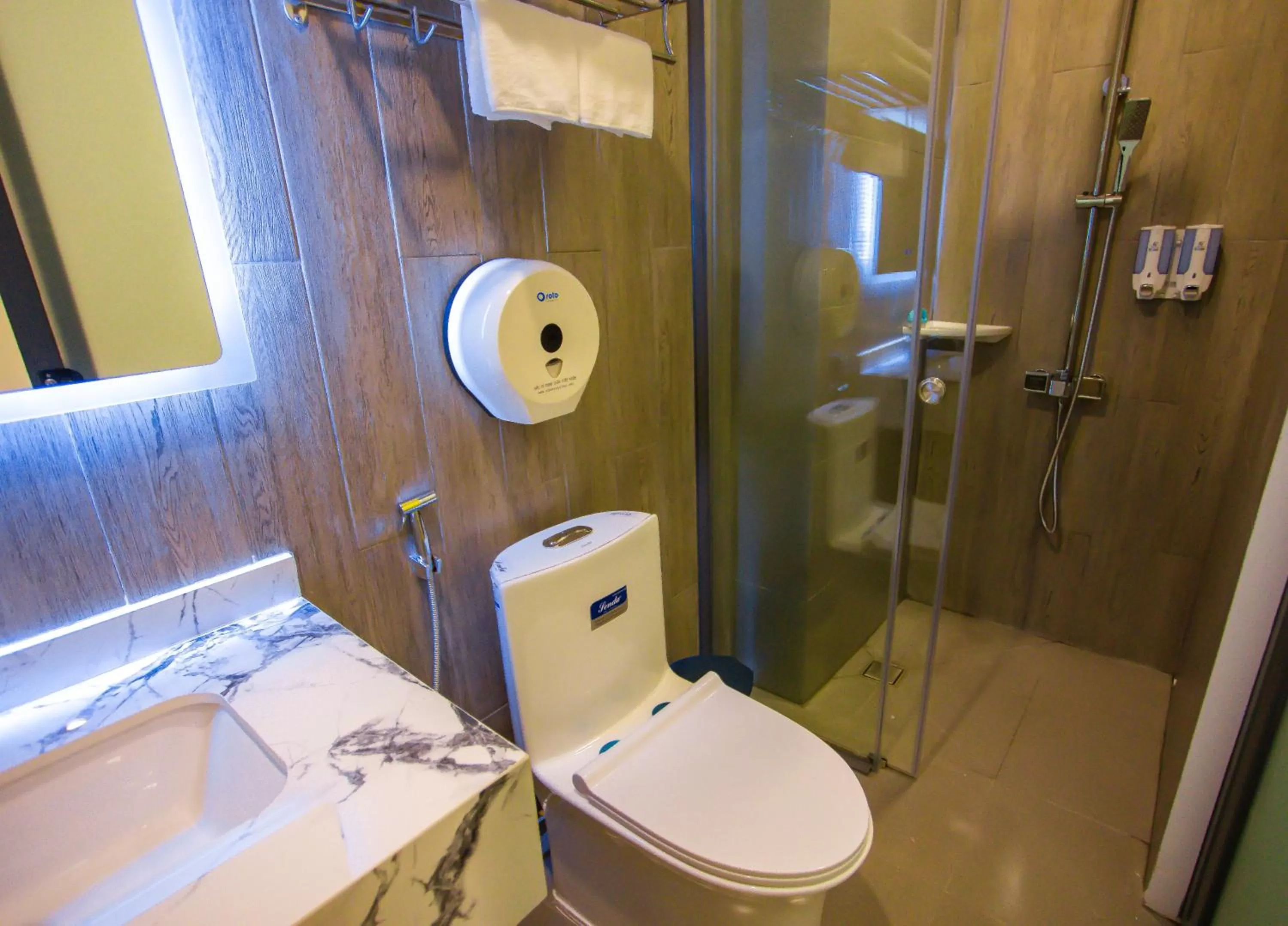 Toilet in TÂY NINH CITY HOTEL