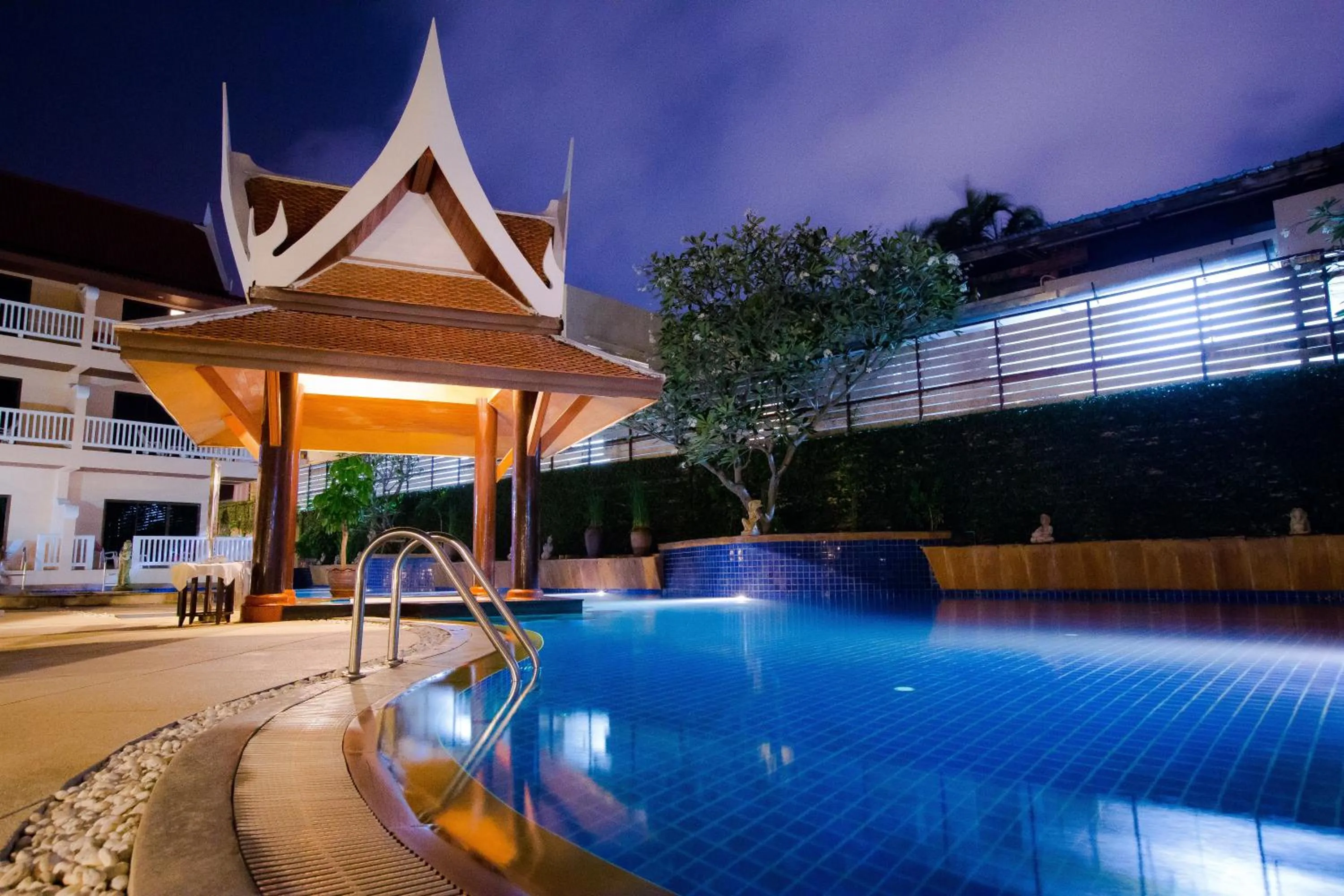 Kata Poolside Resort SHA Extra Plus