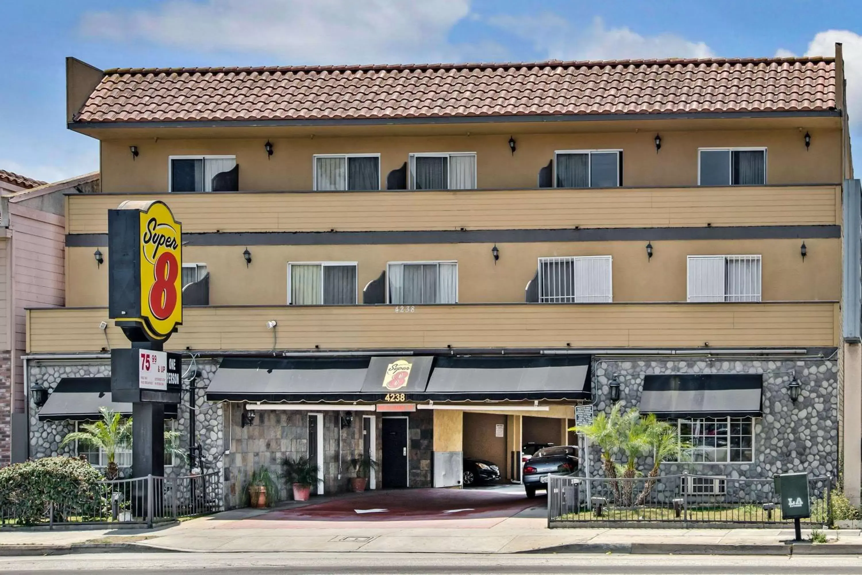 Property Building in Super 8 By Wyndham Inglewood/LAX