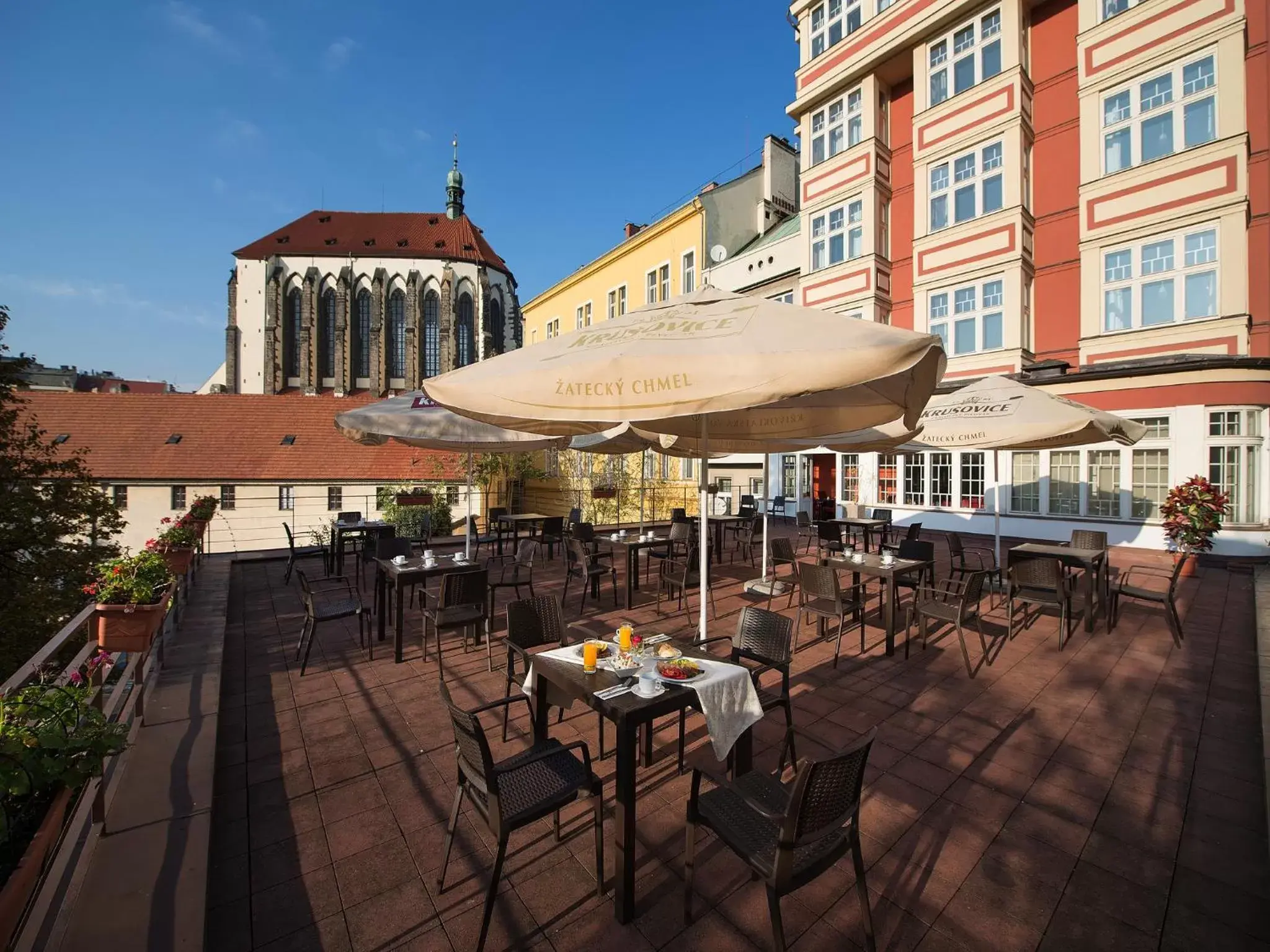 Balcony/Terrace, Restaurant/Places to Eat in EA Hotel Julis
