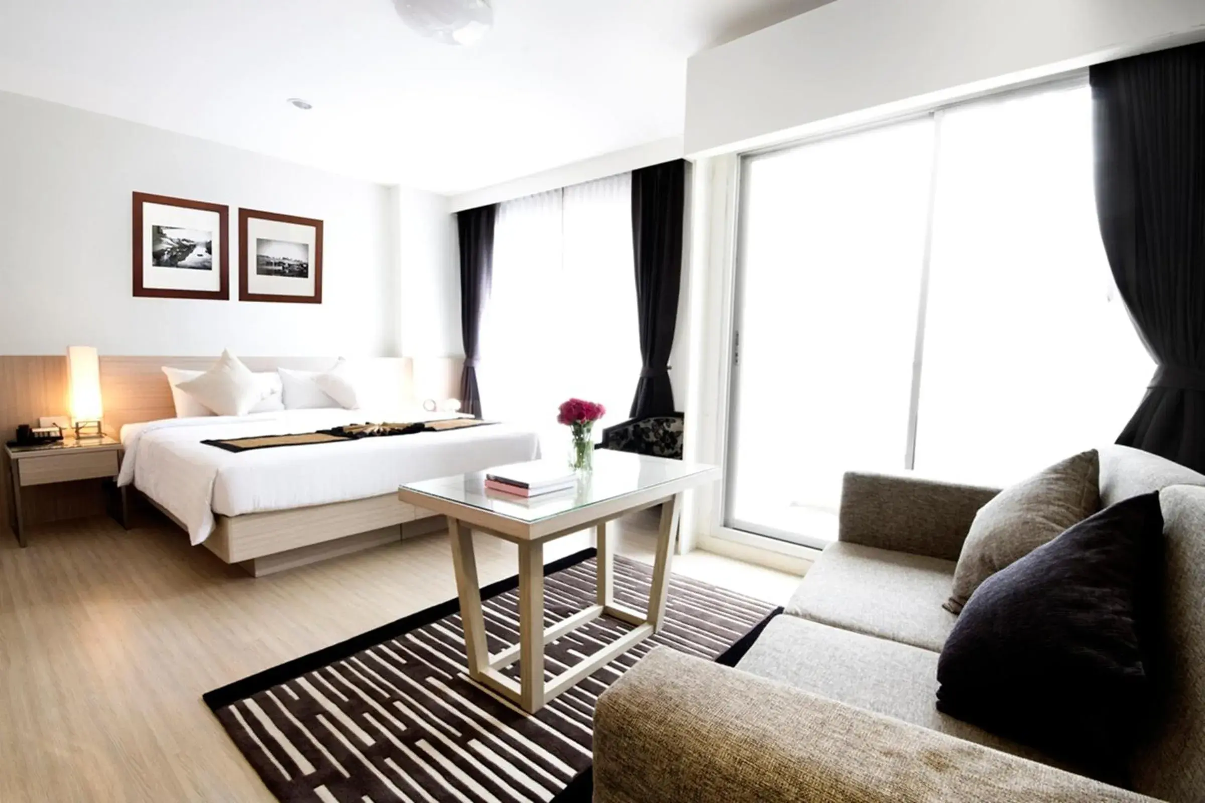 Photo of the whole room, Seating Area in Classic Kameo Hotel & Serviced Apartments, Ayutthaya