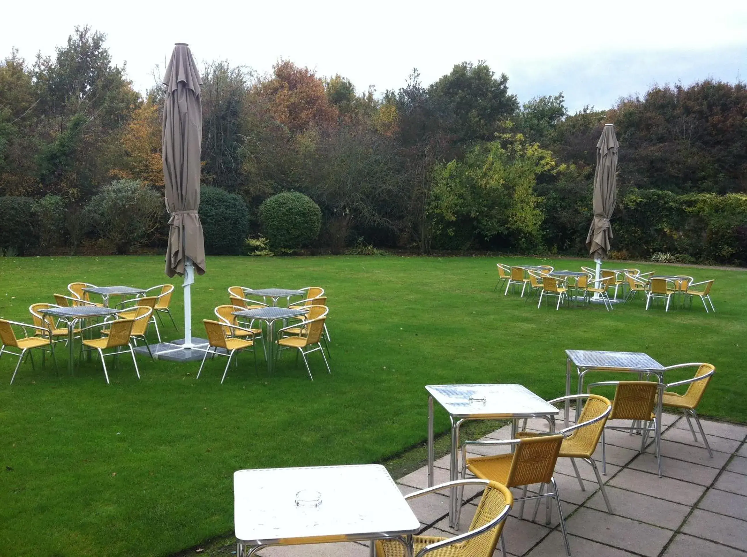 Garden in Best Western Ipswich Hotel