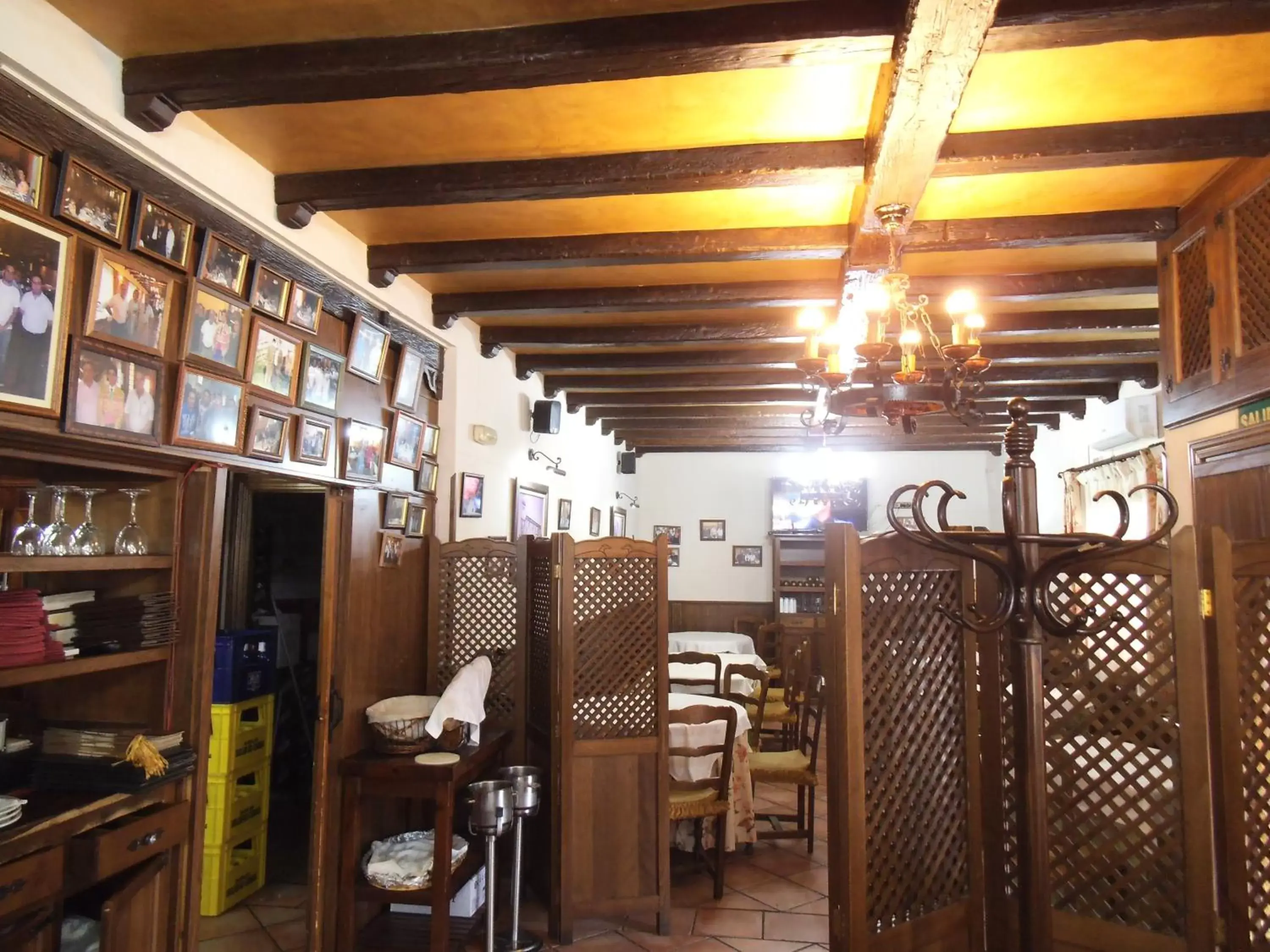 Restaurant/Places to Eat in Hostal Los Galgos