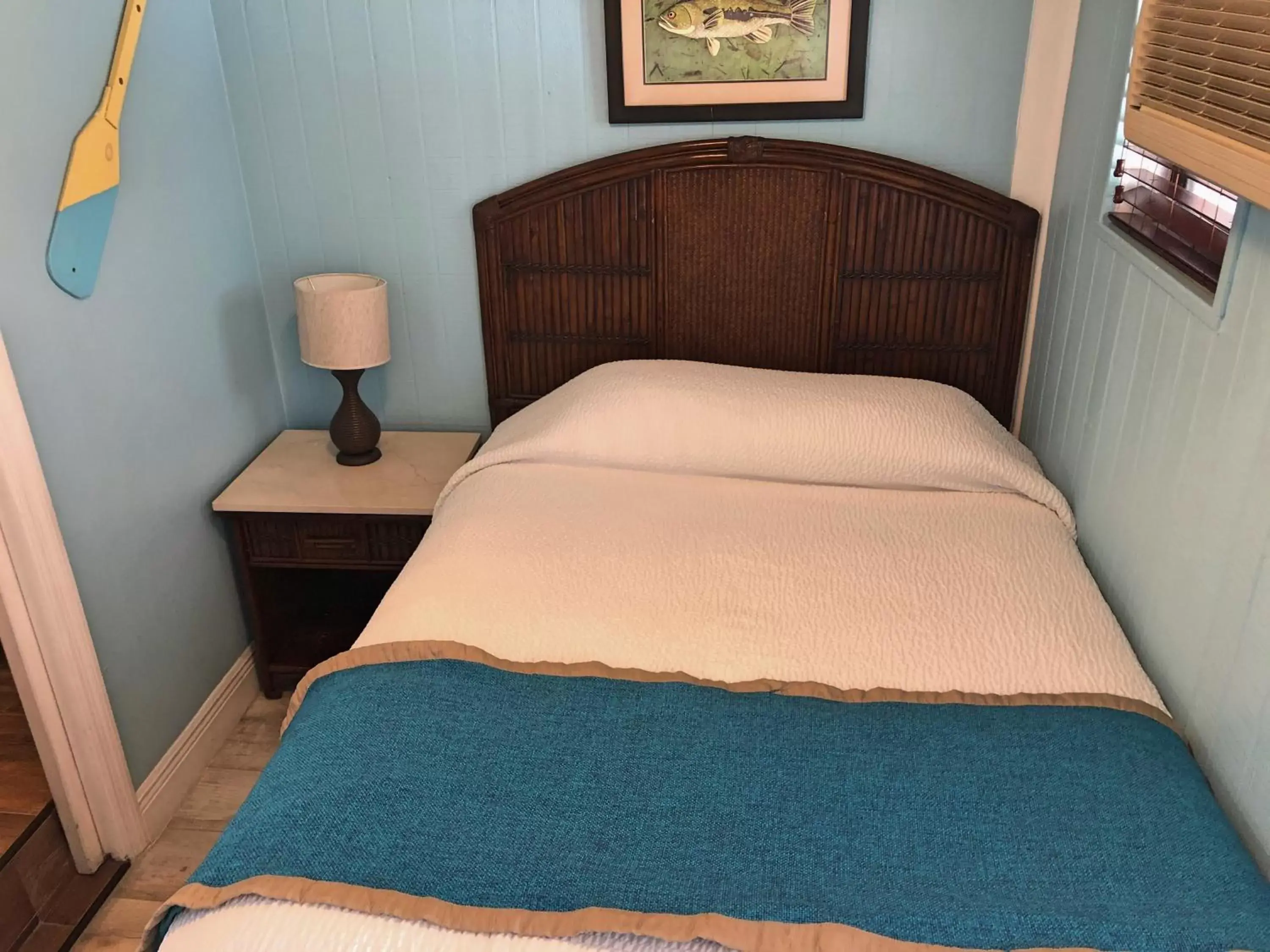 Bed in The Pelican Key Largo Cottages