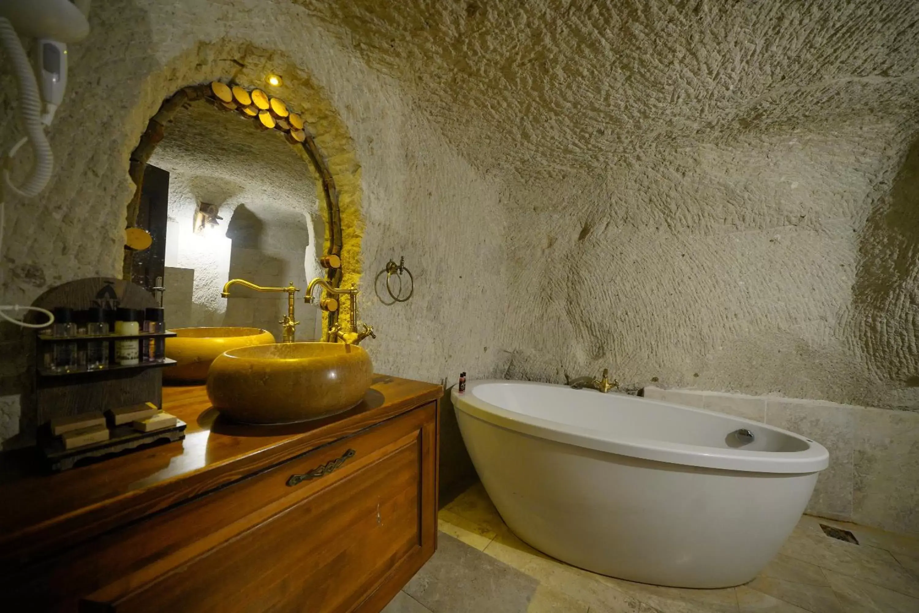 Bath, Bathroom in Cappadocia Nar Cave House & Hot Swimming Pool