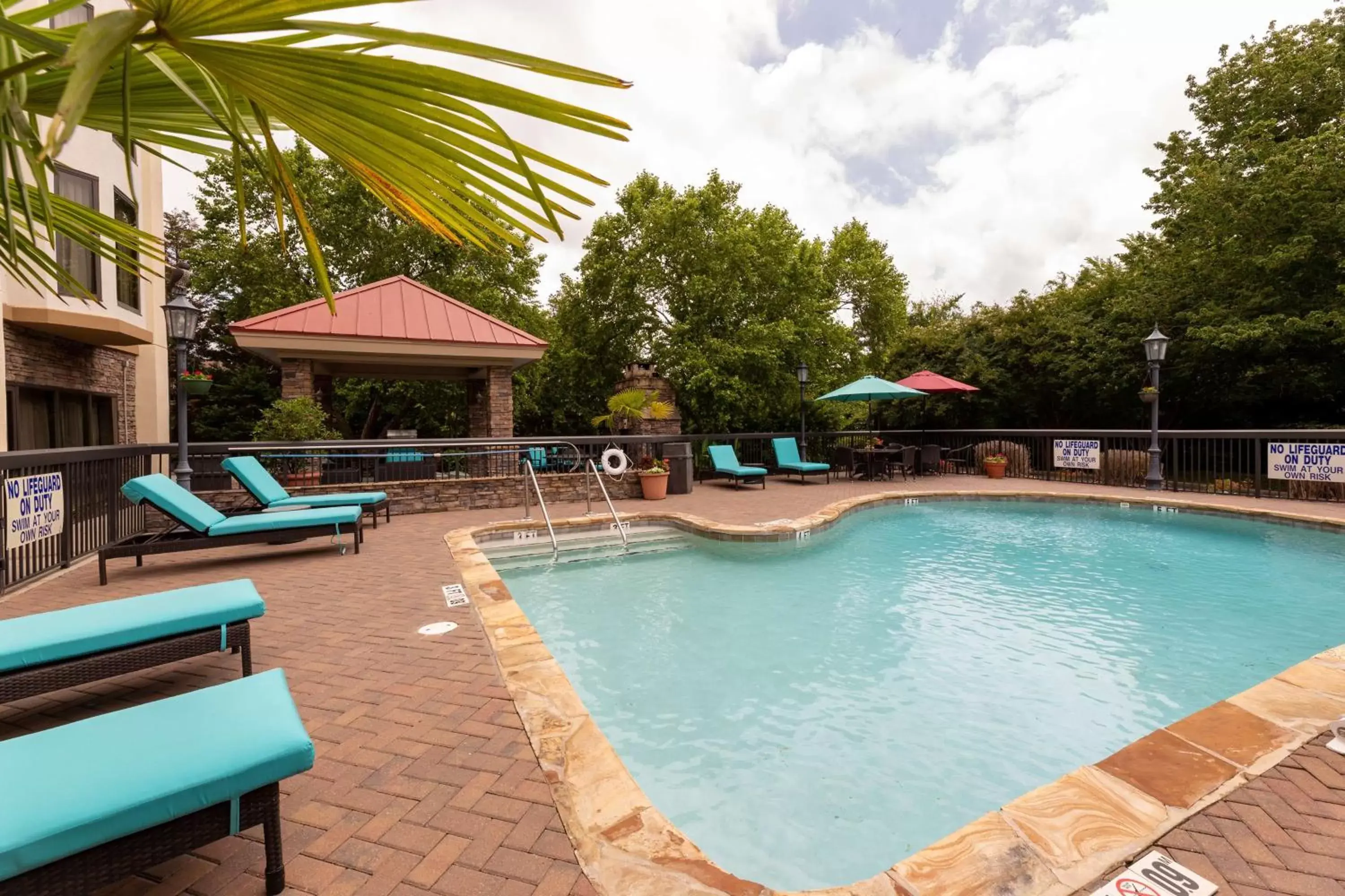 Pool view in Hampton Inn Columbia I-26/Harbison Blvd Pool view in Hampton Inn Columbia I-26/Harbison Blvd