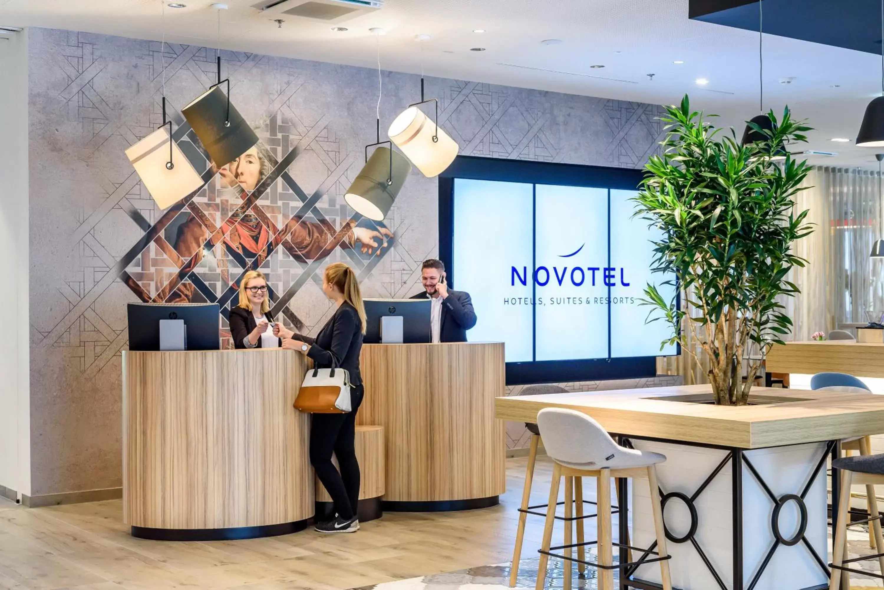 Lobby or reception in Novotel Wien Hauptbahnhof