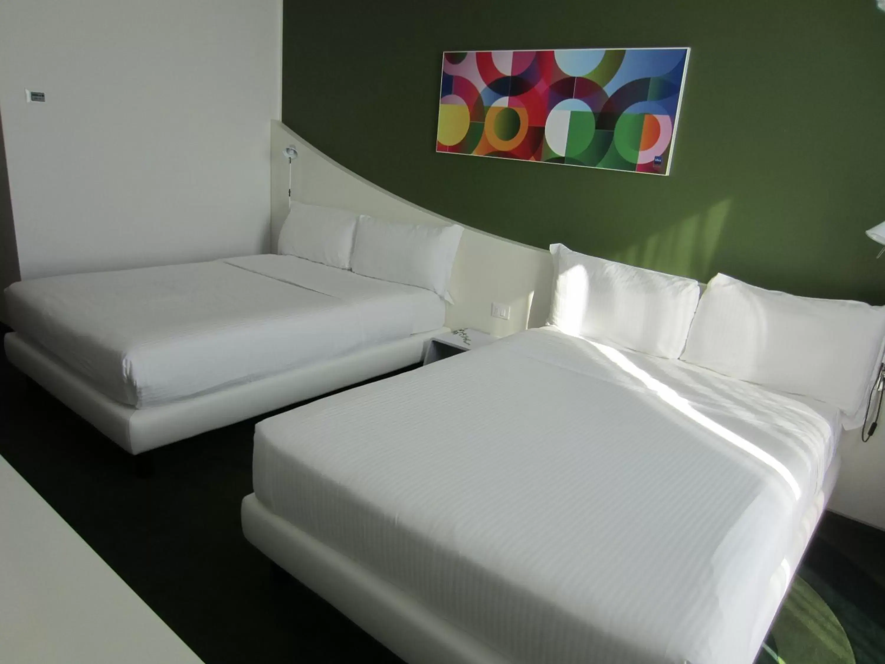 Photo of the whole room, Bed in Idea Hotel Milano Malpensa Airport