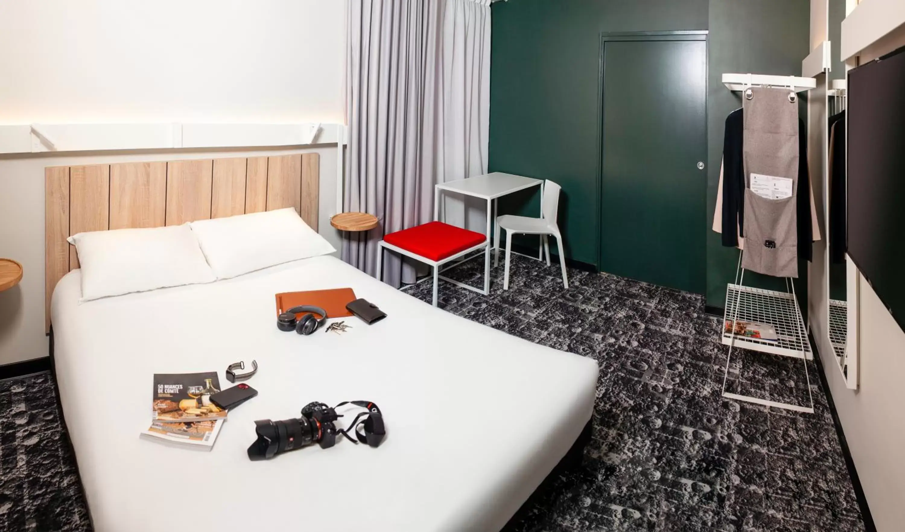 Bedroom, Bed in ibis Pontarlier