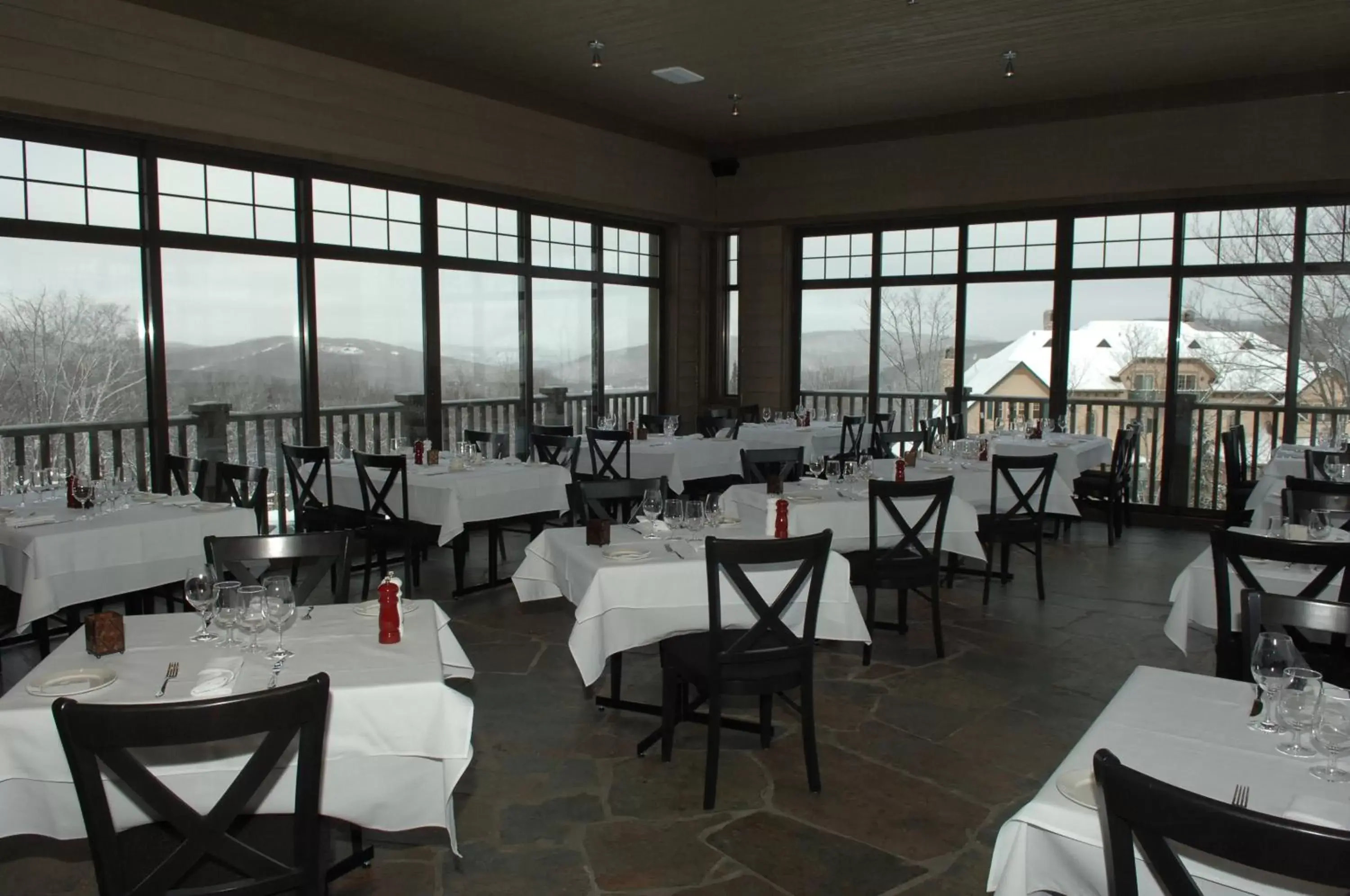 Restaurant/Places to Eat in Cap Tremblant Mountain Resort