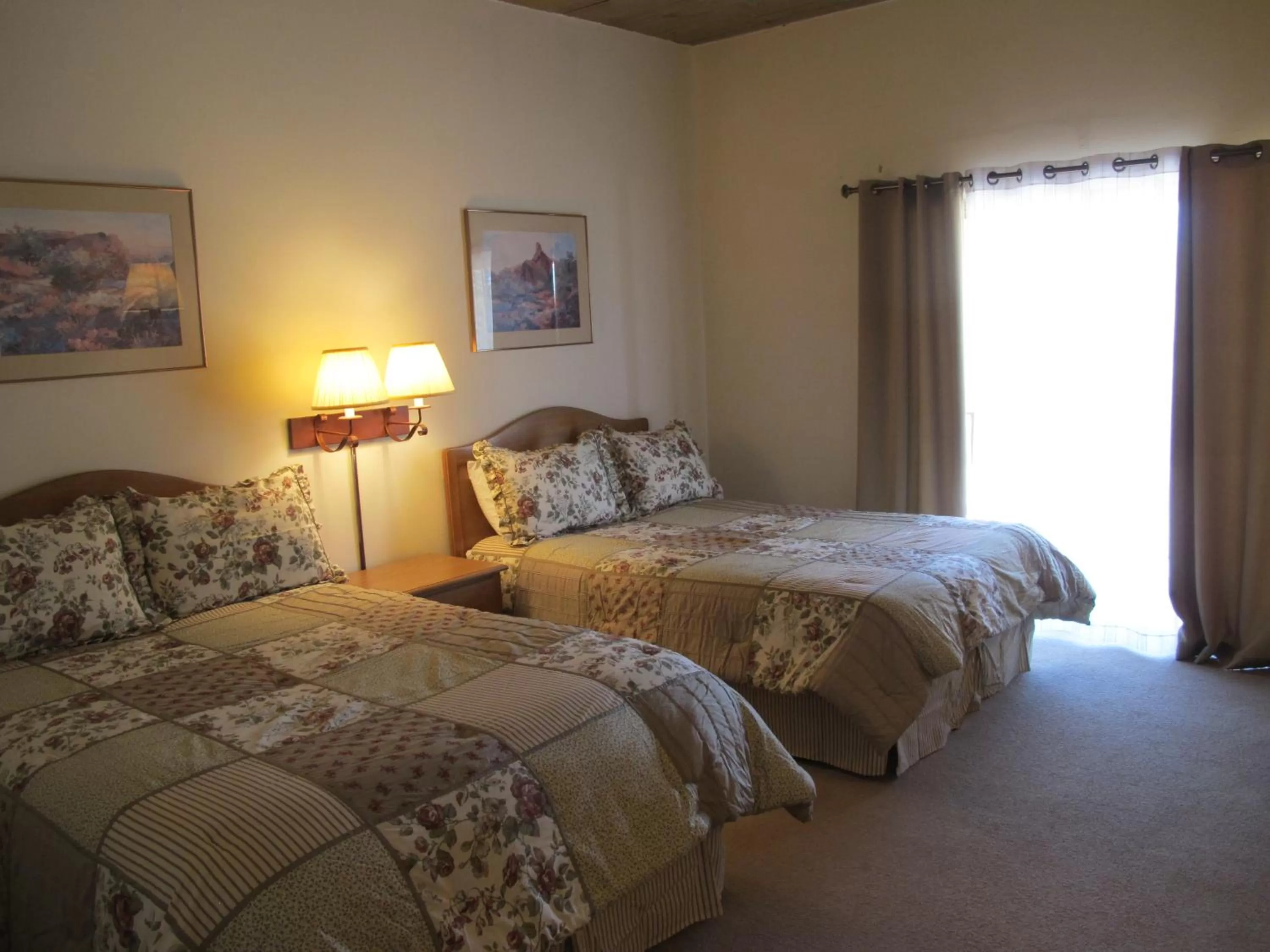 Bed in Stage Stop Inn