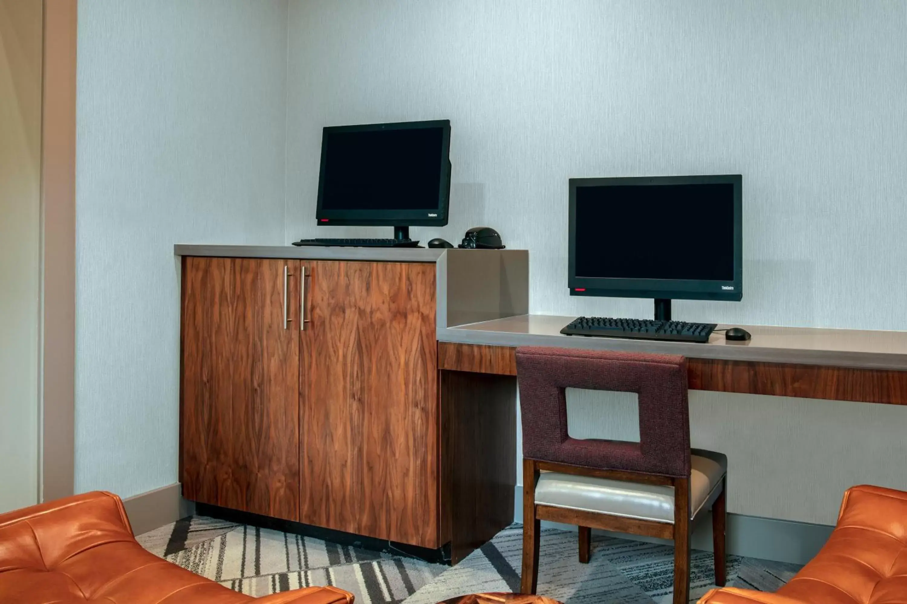 Meeting/conference room, TV/Entertainment Center in Four Points by Sheraton Fort Lauderdale Airport - Dania Beach