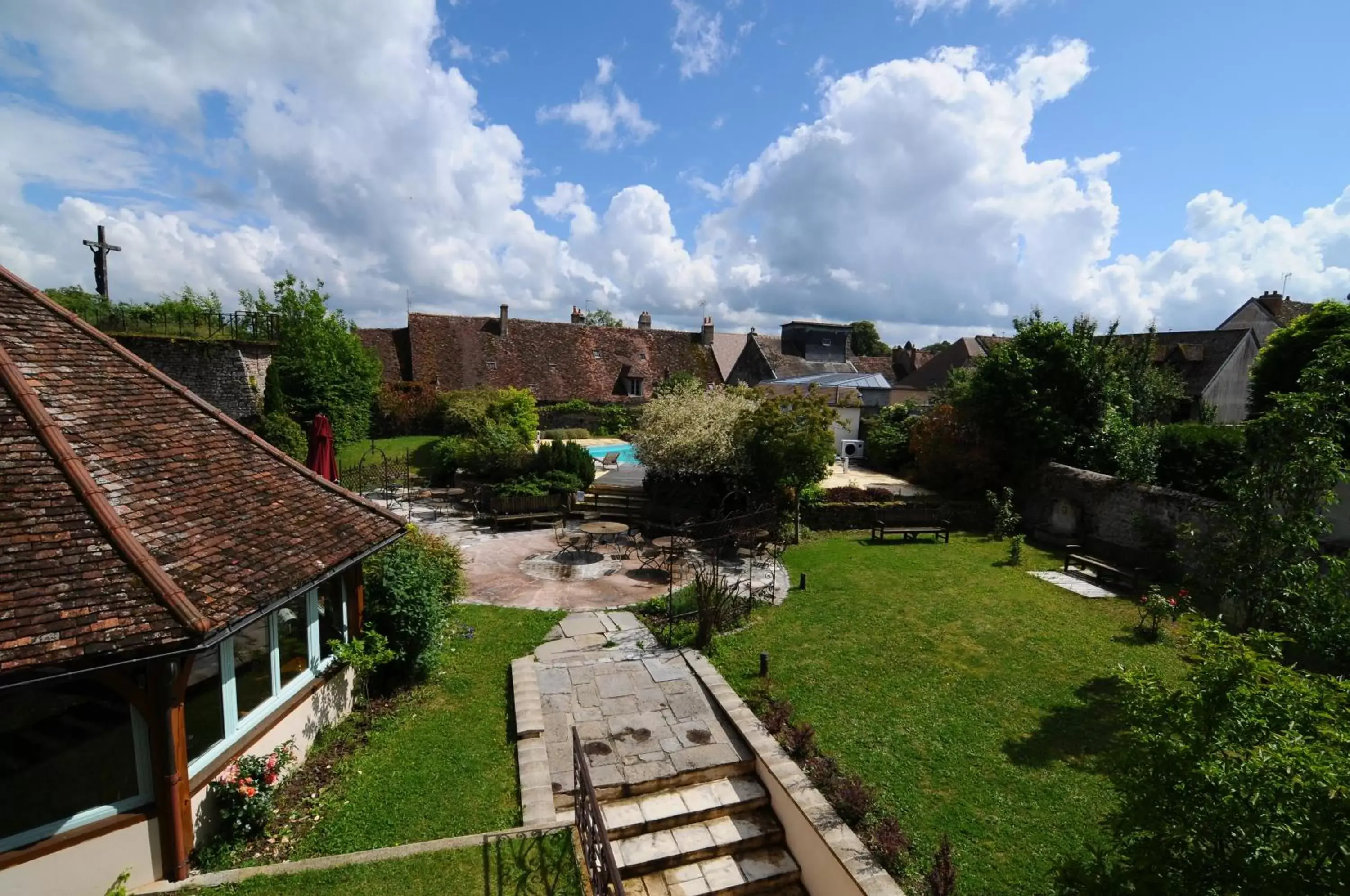 Garden in Hostellerie de la Tour d'Auxois