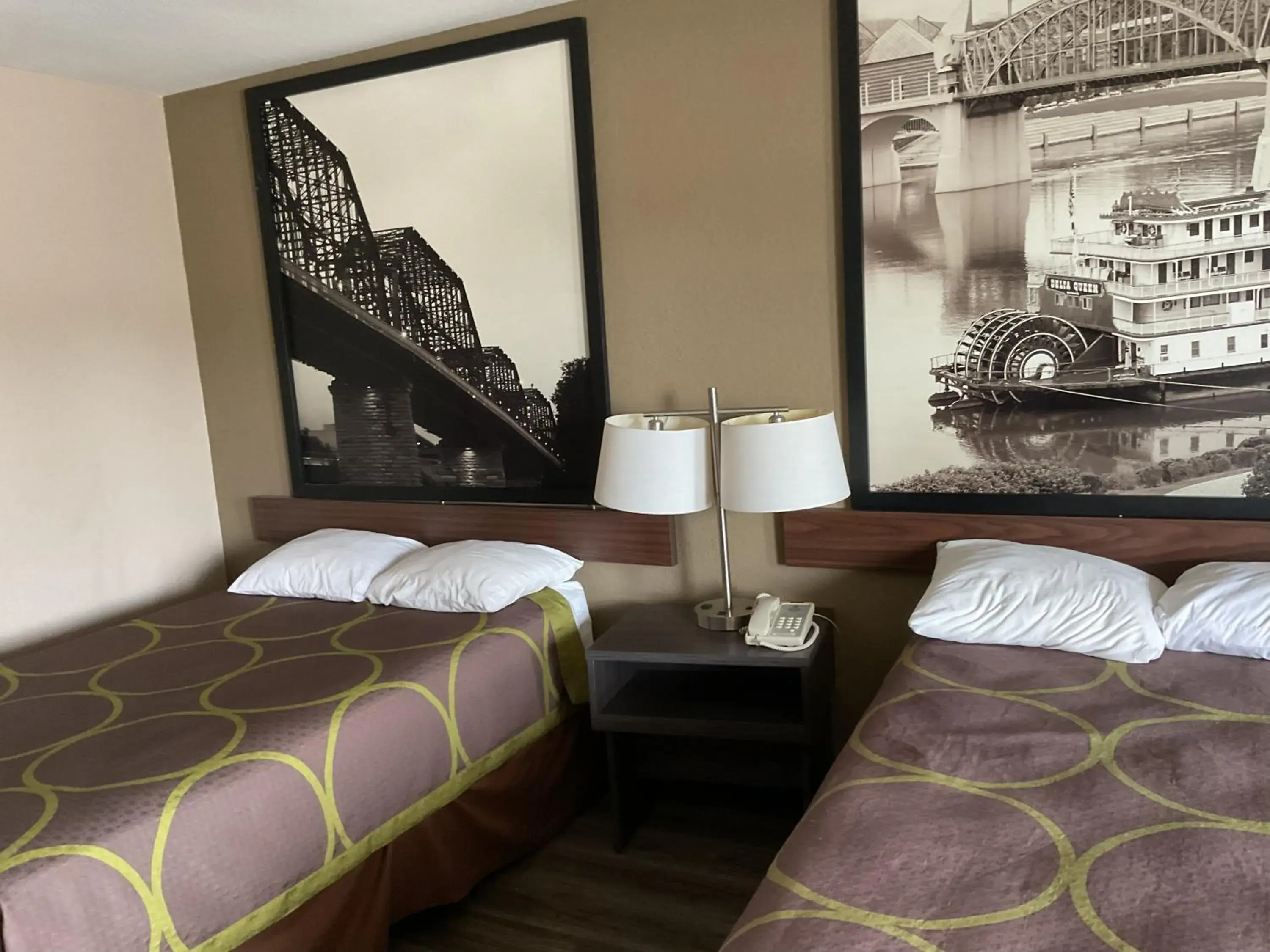 Bed in Super 8 by Wyndham Chattanooga/East Ridge Bed in Super 8 by Wyndham Chattanooga/East Ridge