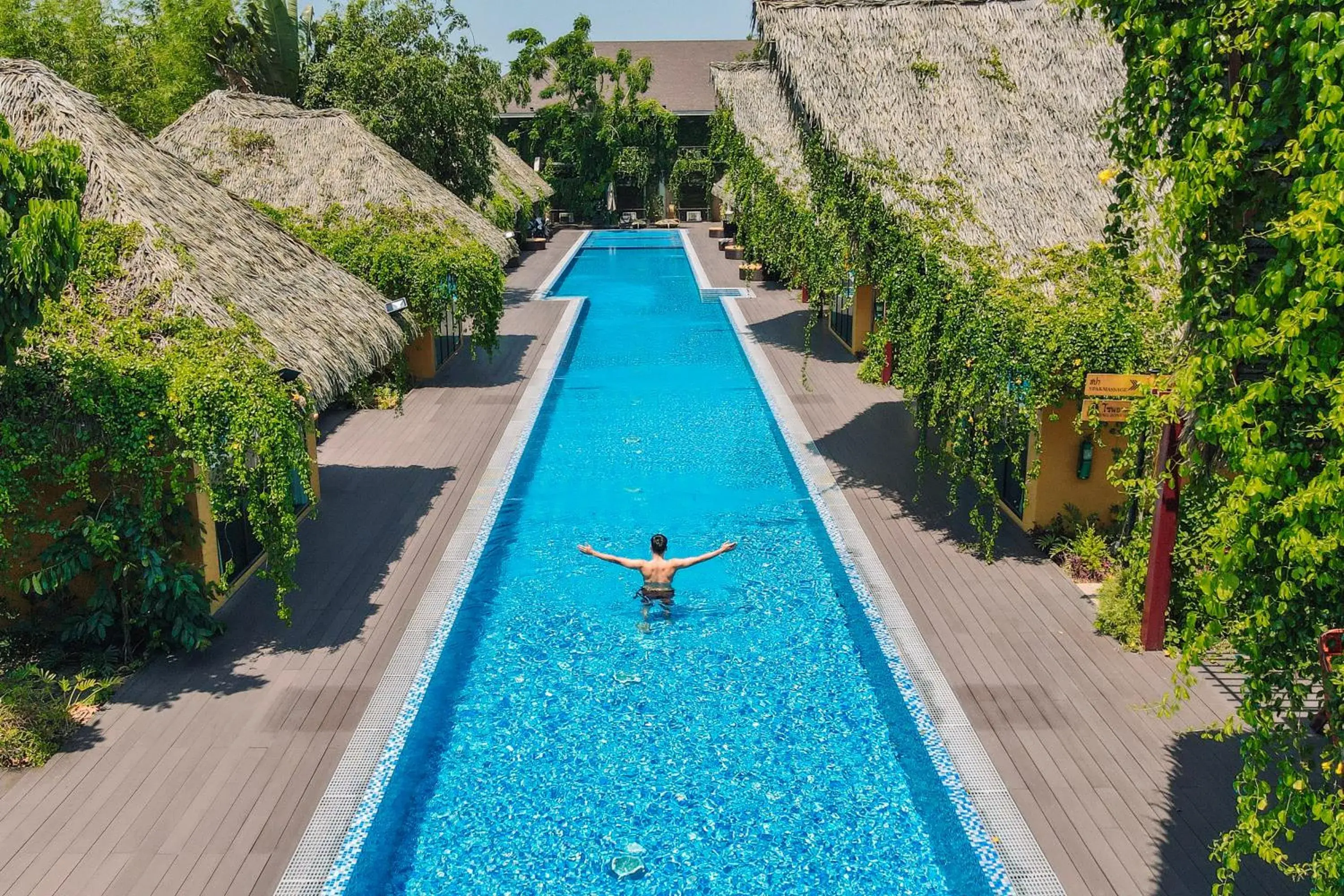 Pool view, Swimming Pool in Khum Damnoen Resort