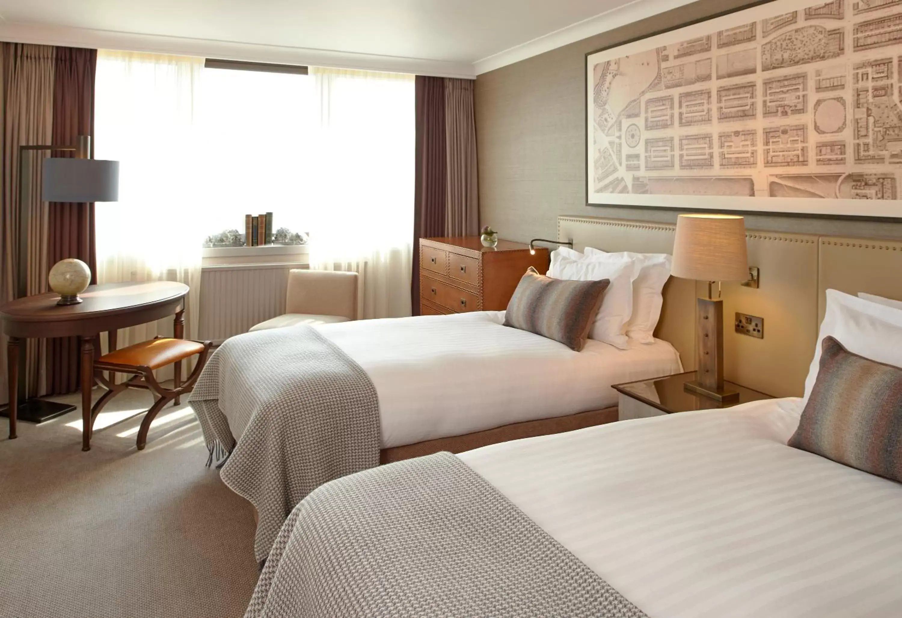 Seating area, Room Photo in InterContinental Hotels - Edinburgh The George, an IHG Hotel