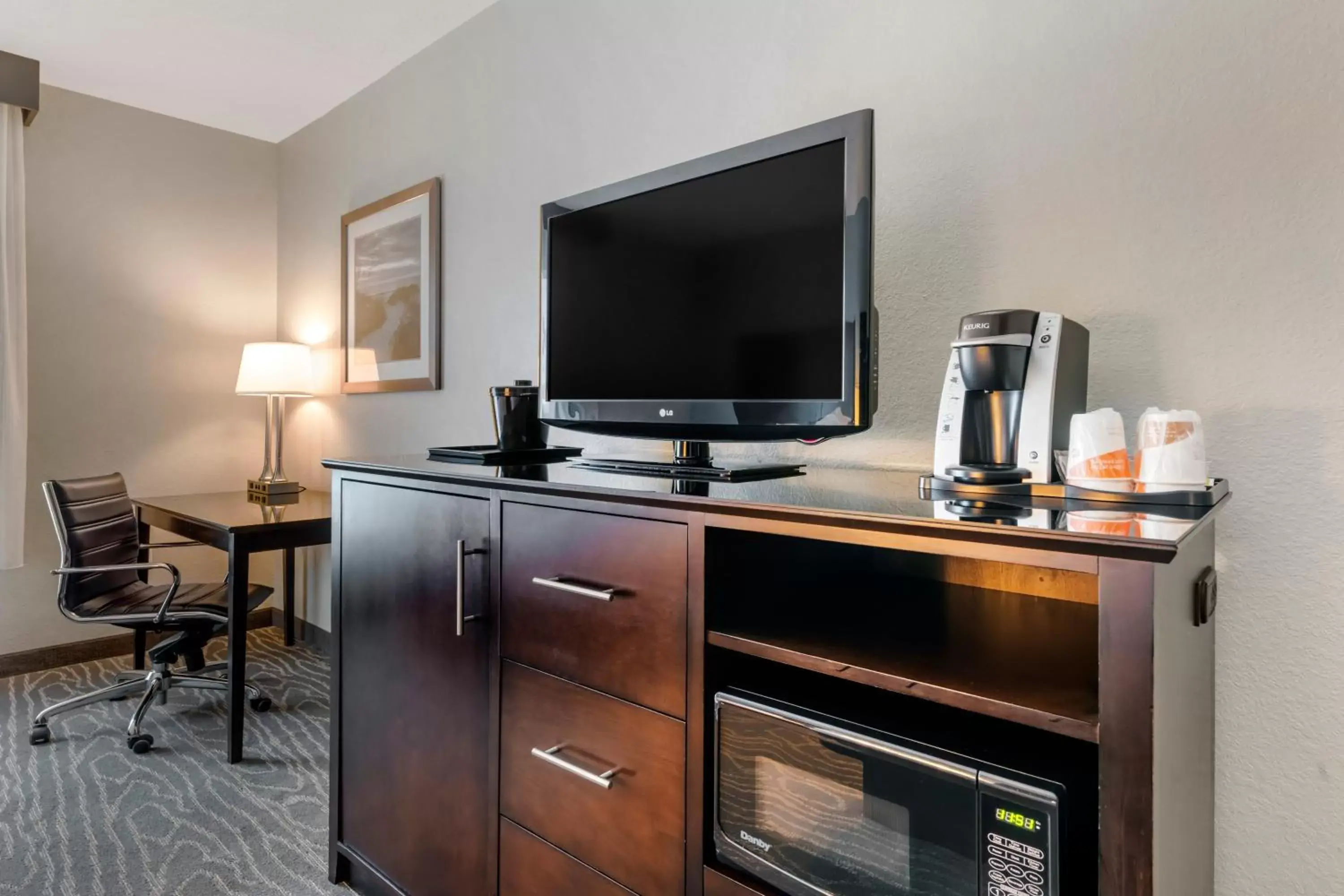 TV and multimedia, TV/Entertainment Center in Comfort Inn & Suites Melbourne-Viera