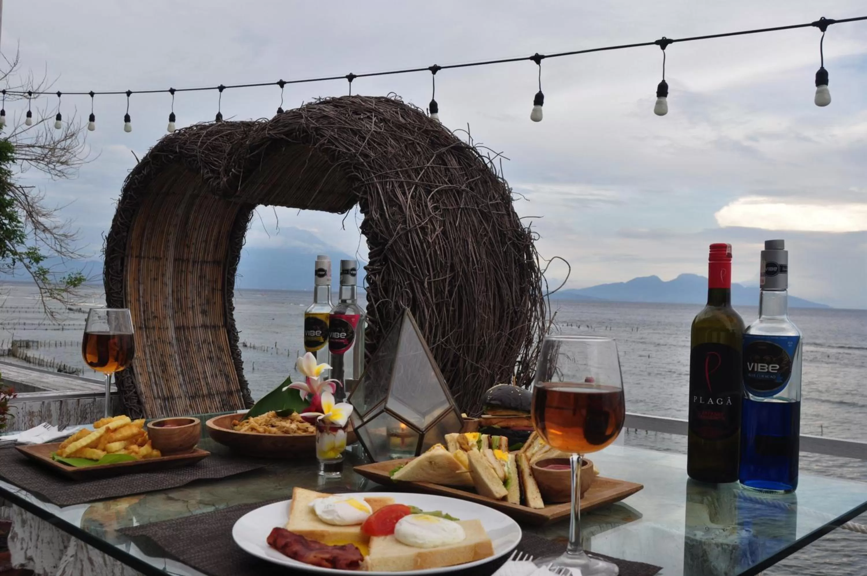 Restaurant/places to eat in SUITE OCEAN BLUE