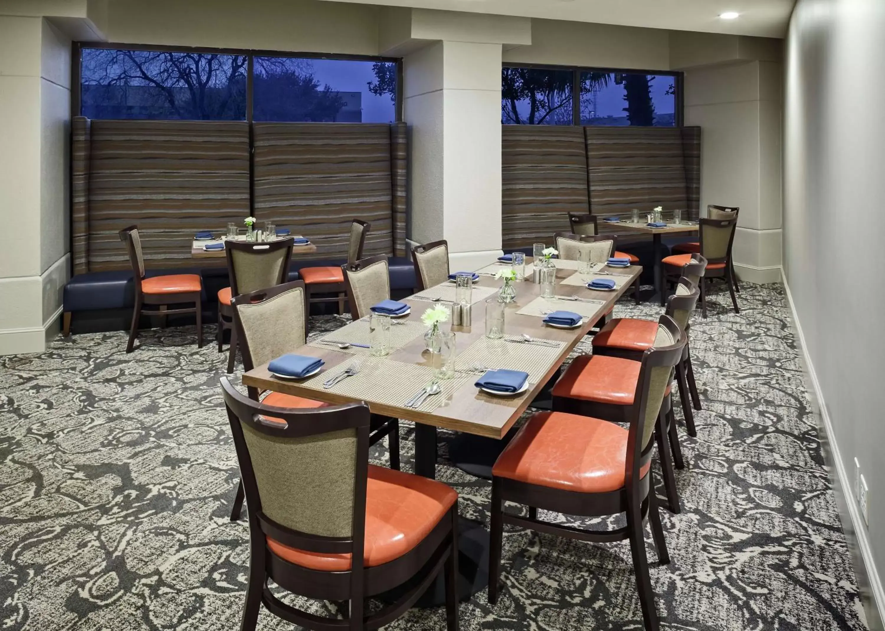 Dining area, Restaurant/Places to Eat in DoubleTree by Hilton San Antonio Downtown