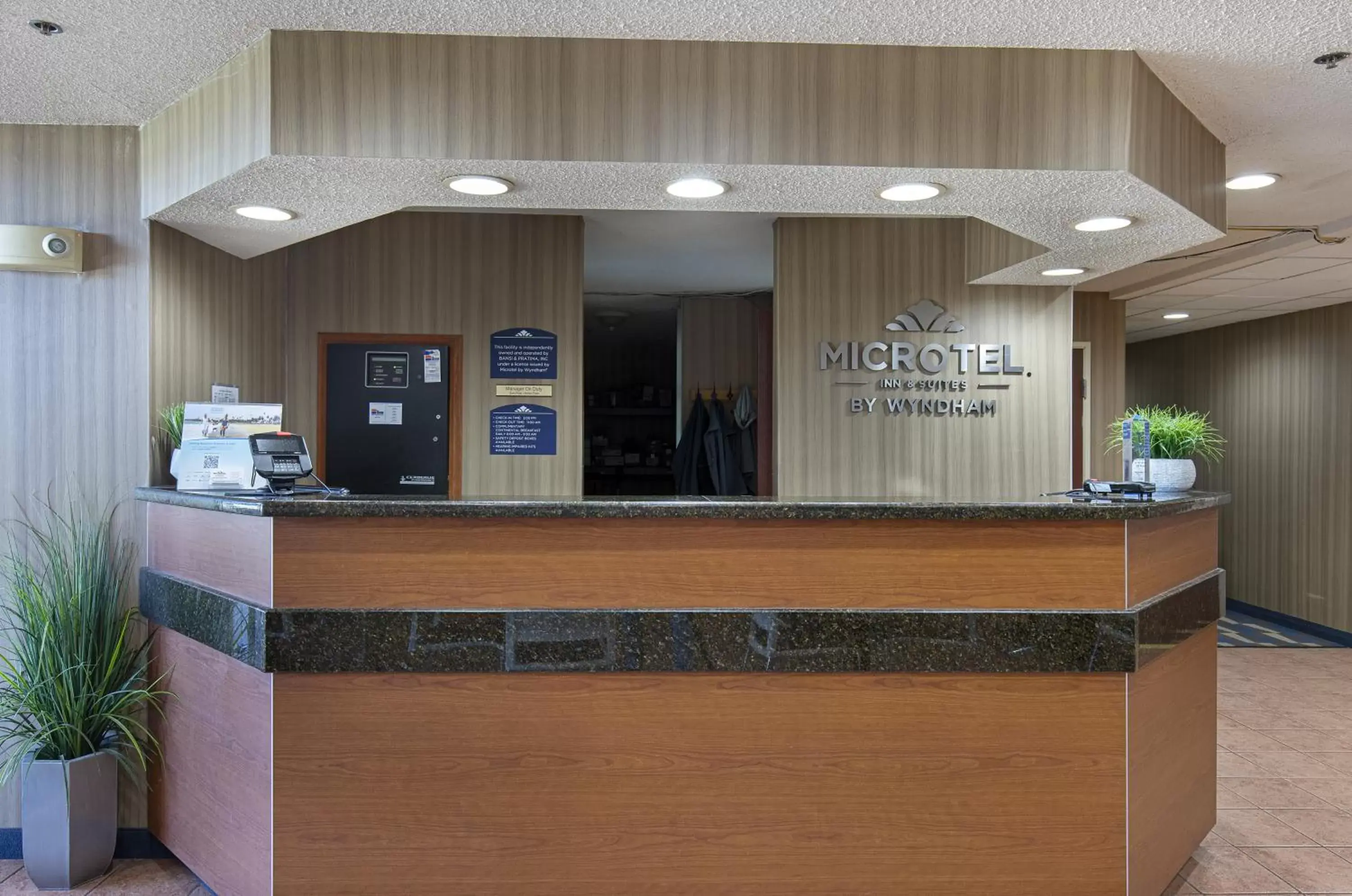 Lobby/Reception in Microtel Inn & Suites by Wyndham Dry Ridge