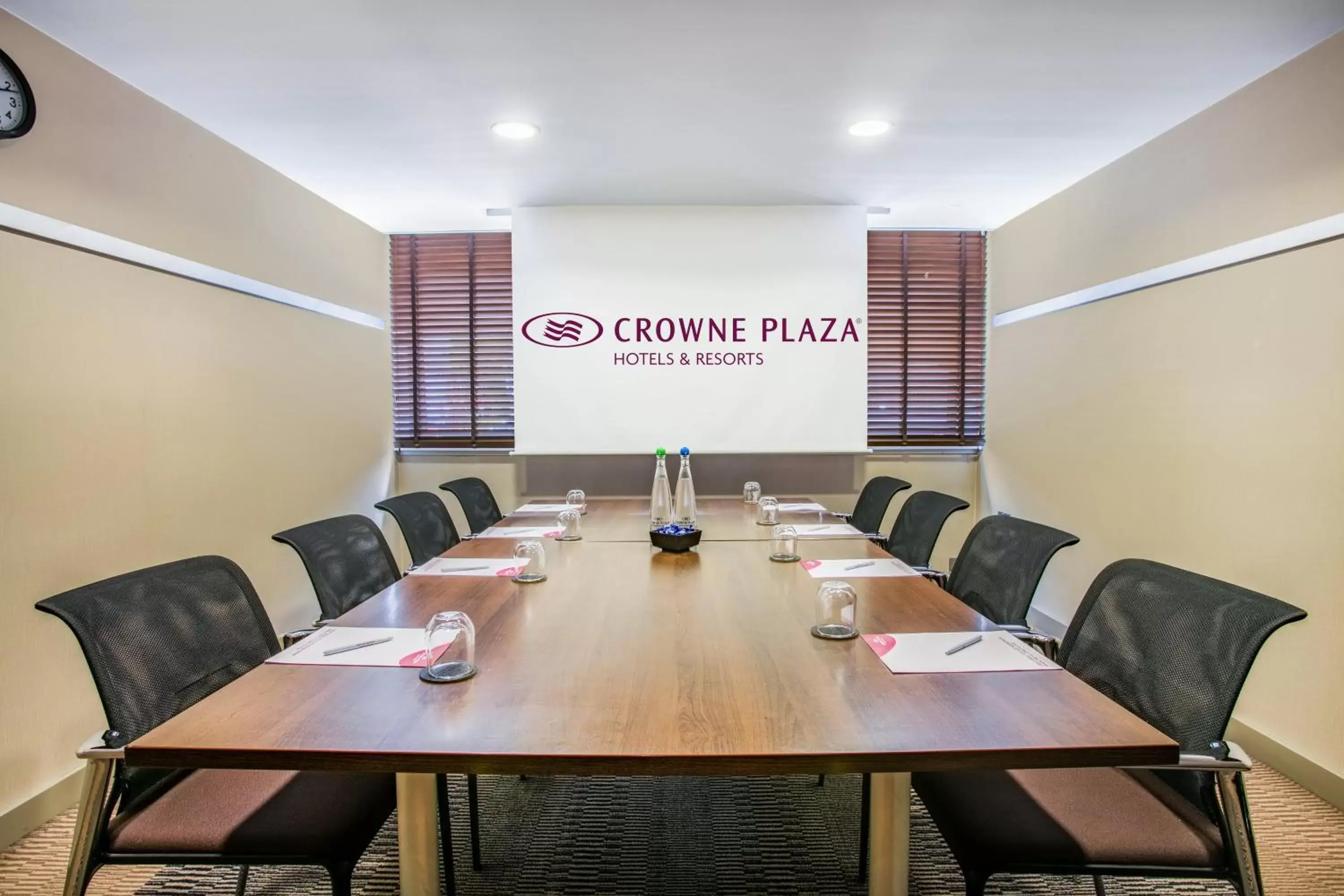 Meeting/conference room in Crowne Plaza Manchester Airport