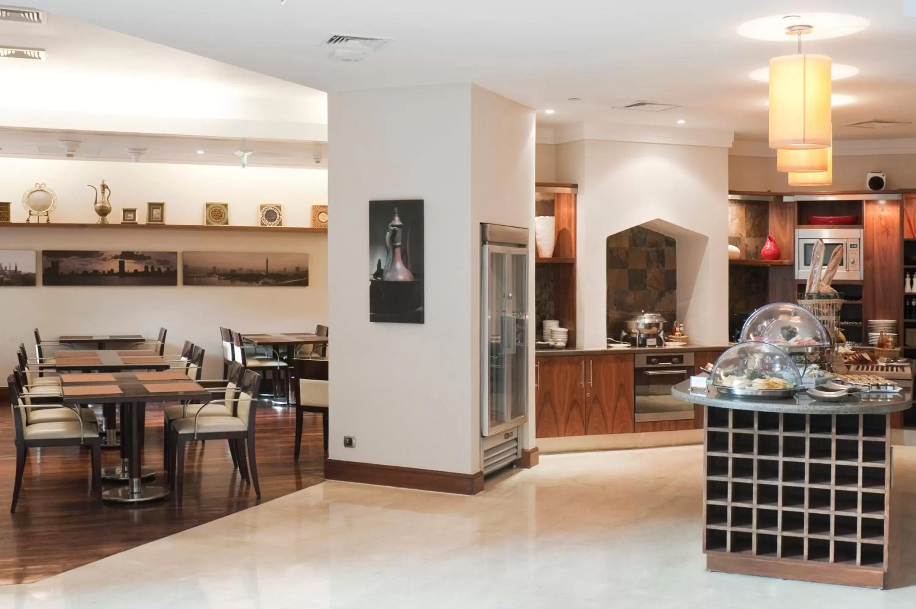 Restaurant/Places to Eat in Staybridge Suites & Apartments - Citystars, an IHG Hotel