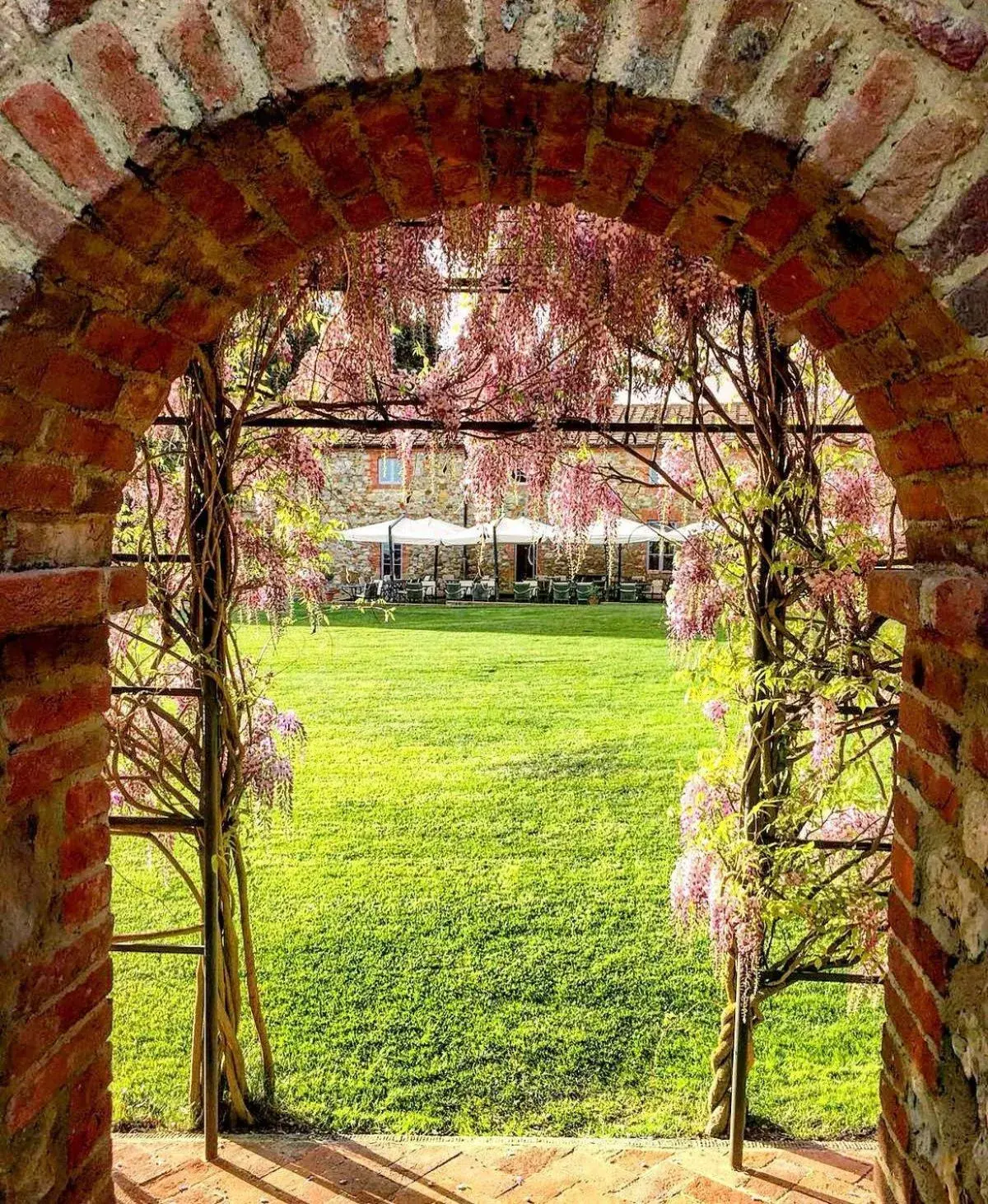 Decorative detail, Garden in Borgo Scopeto Wine & Country Relais